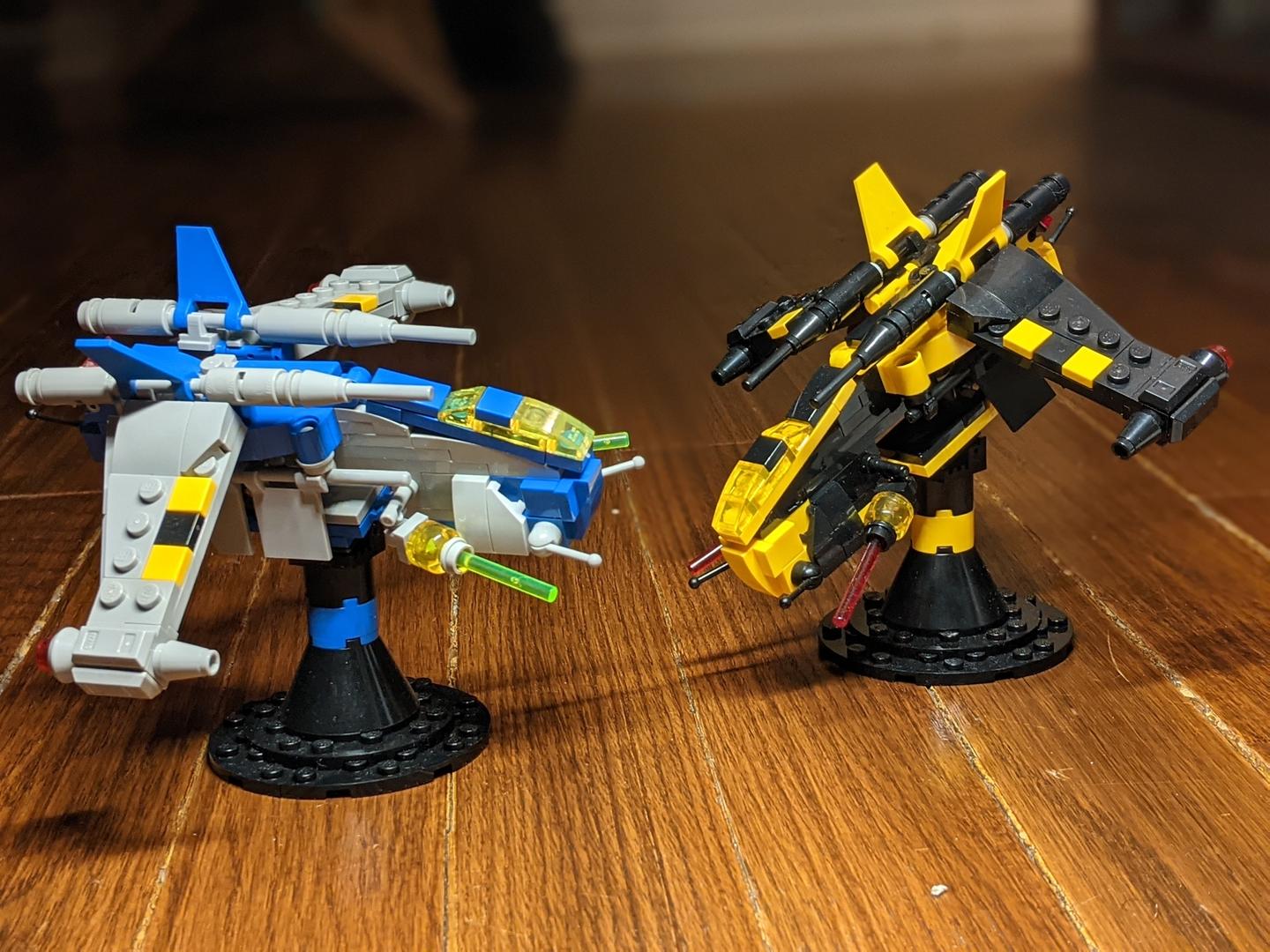 Classic Space &amp; Blacktron I Republic Gunships 1:144 - Mini