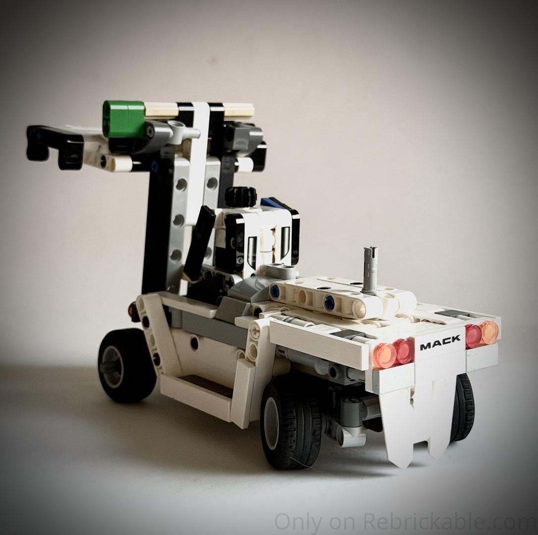 Heavy Duty Forklift (42167)
