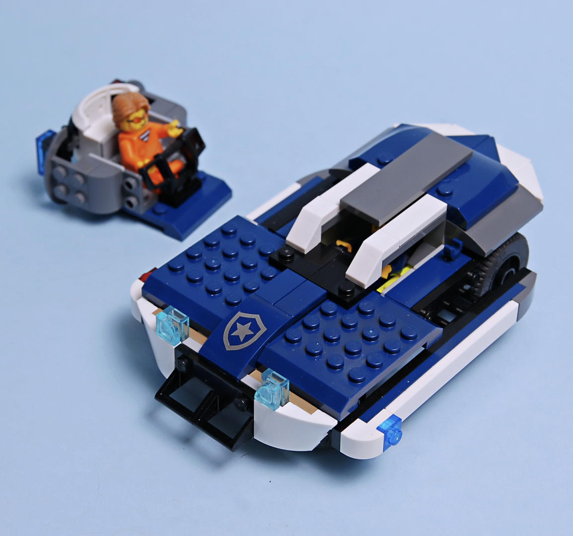 60479 Cyberpunk City Police alternate build