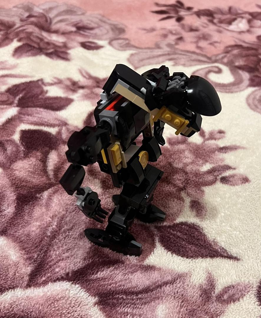 Xenomorph Alien building figure (ALT 76259) alternate build