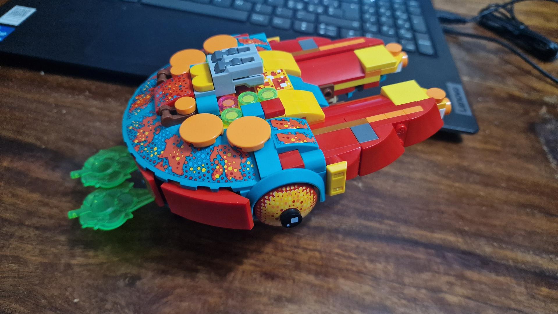 Alternative build Falcon by set 71492 alternate build