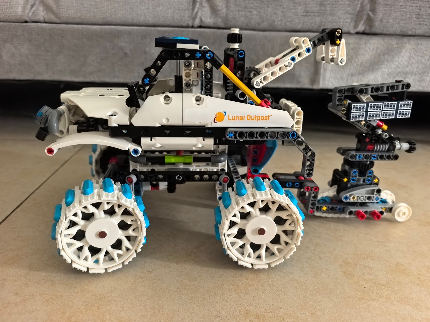 42211 lunar monster truck alternate build
