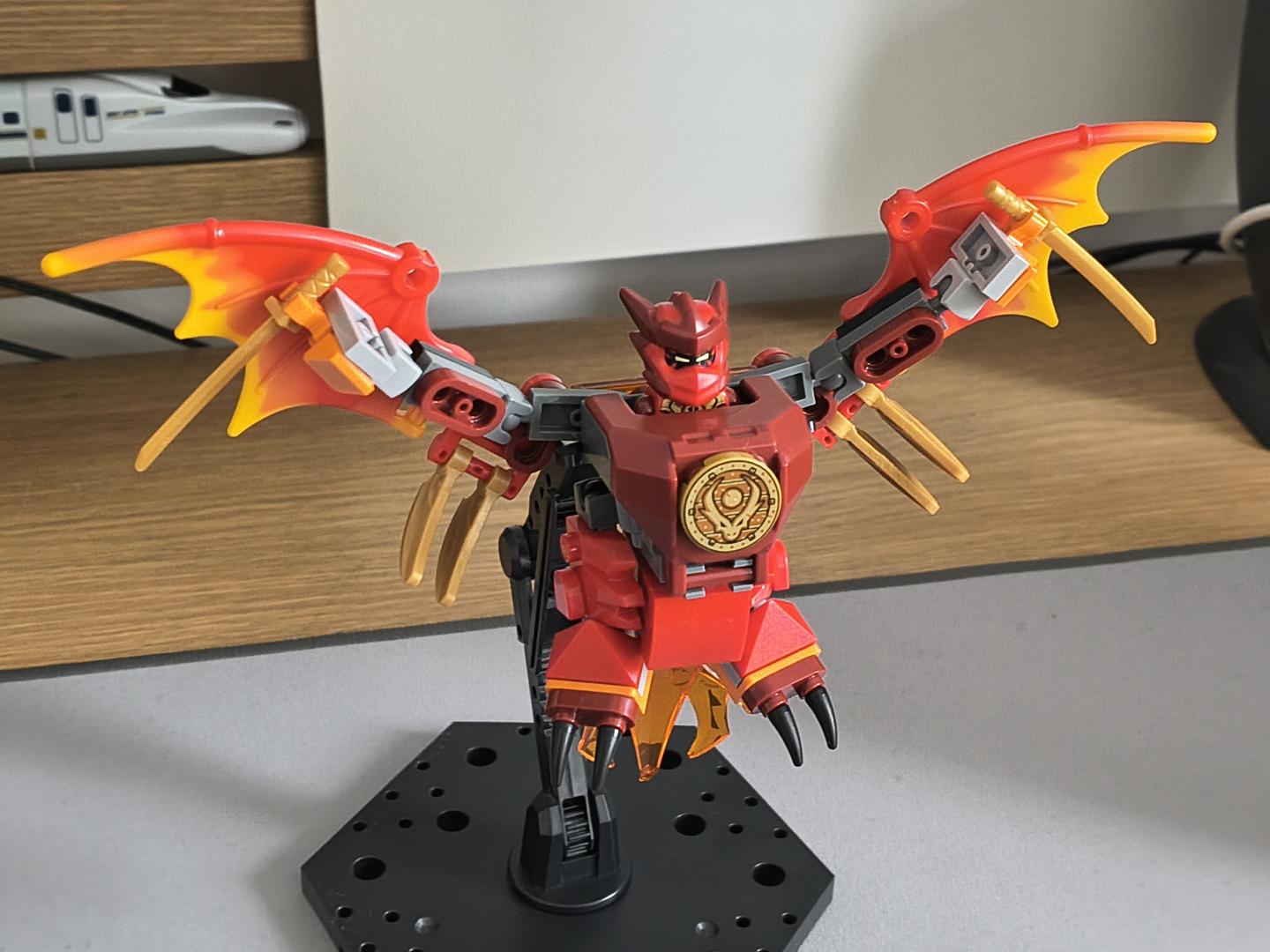 Kai's Phoenix Mech 71851 alternate build