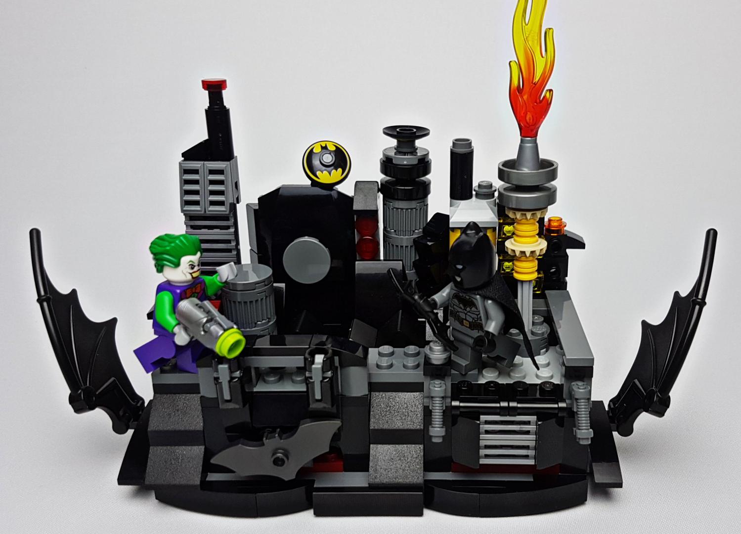 76119 - Gotham Roof Top Battle alternate build