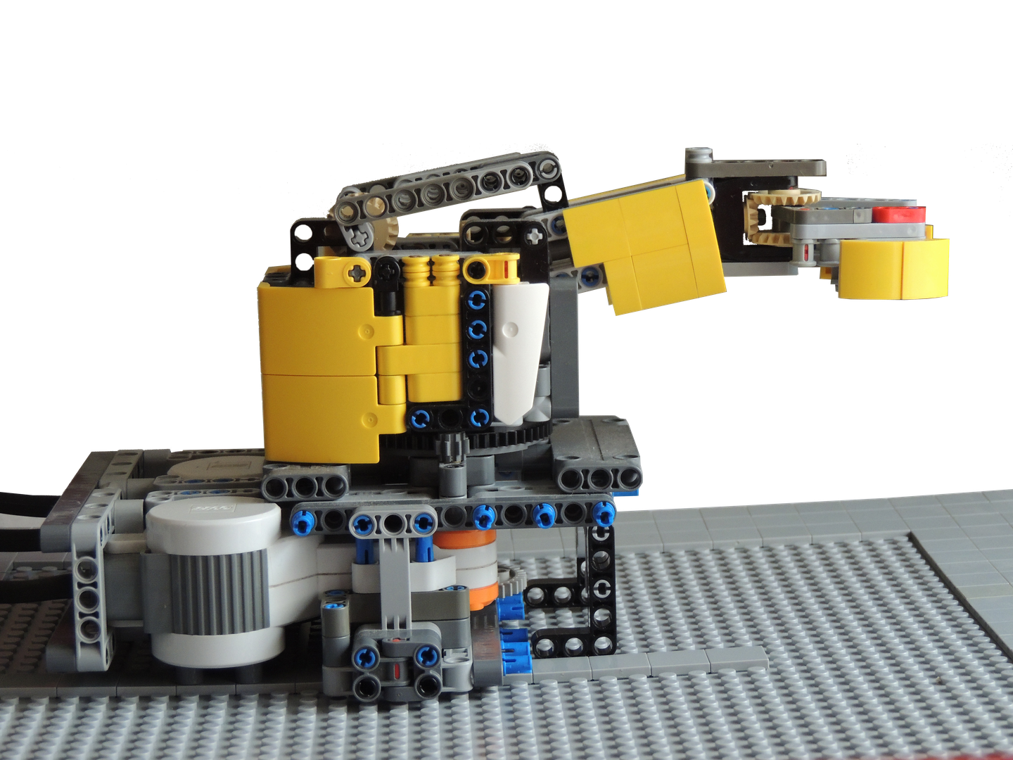 Mini Beta: A 2 DOF Robot arm made with NXT