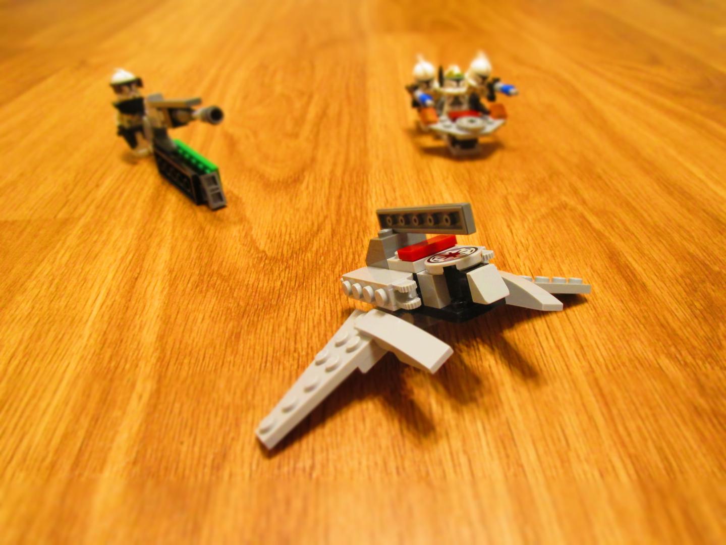 8014 alt. Palpatine's shuttle w/attackers alternate build