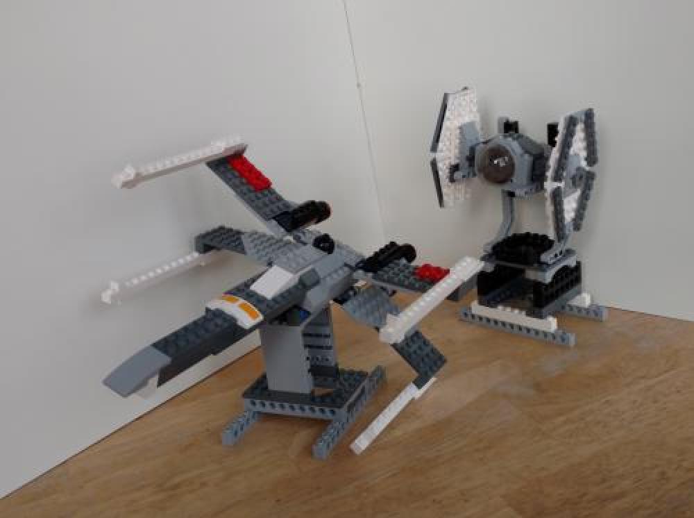 X-wing versus Tie Fighter - An alternate build of the Star Wars Rebels Ghost