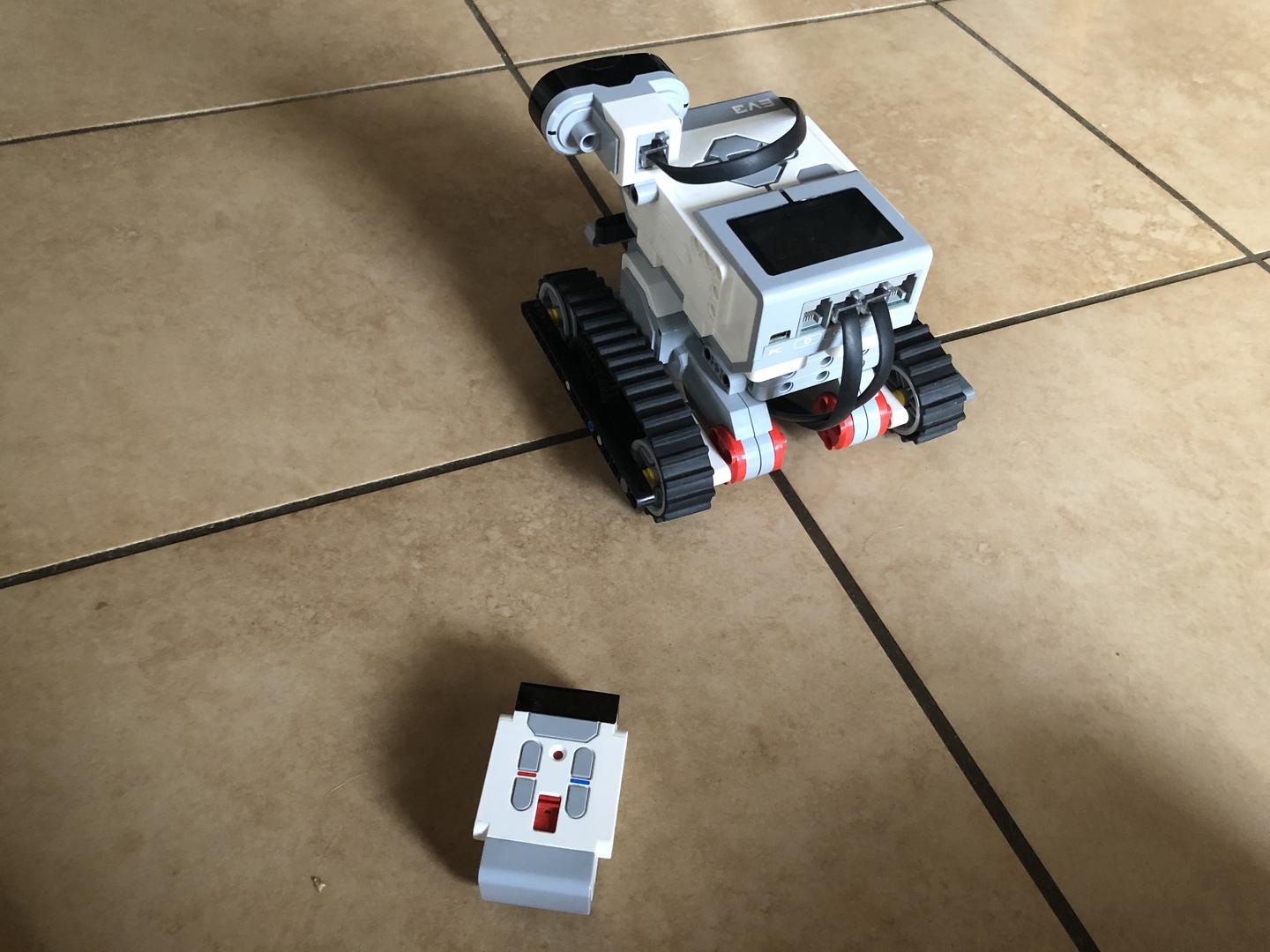 Lego Mindstorms Tank V2