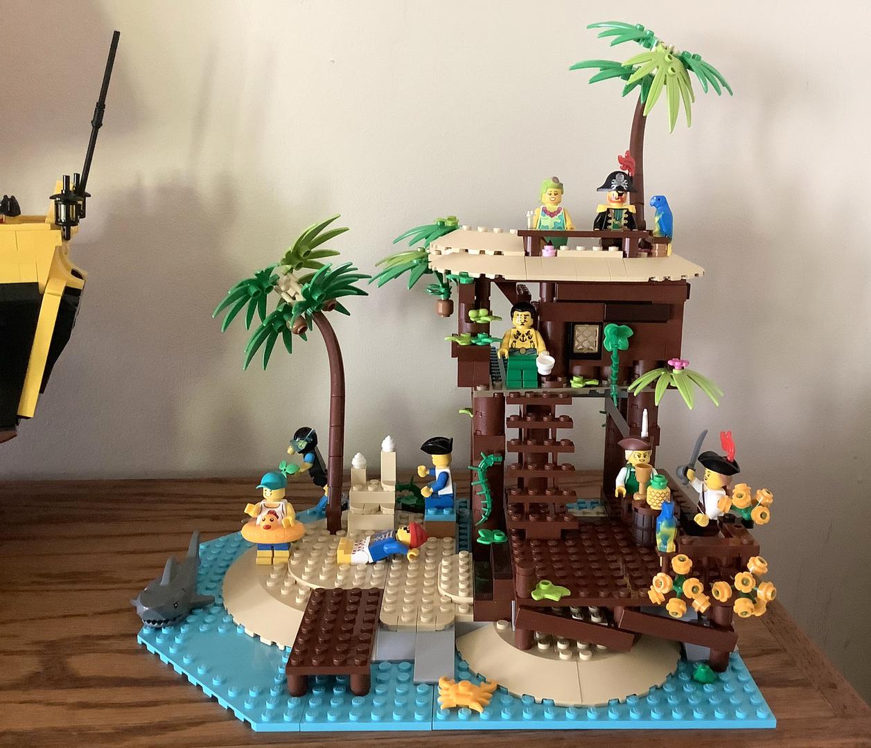 21322 Pirate Beach Hut