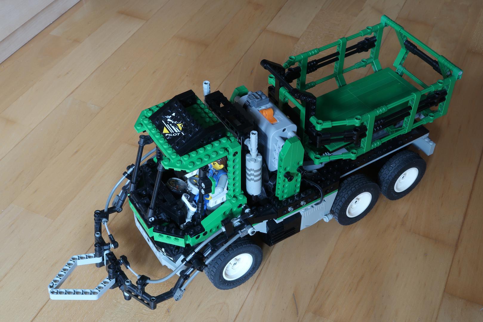 8479 Barcode Truck Full RC with SBrick