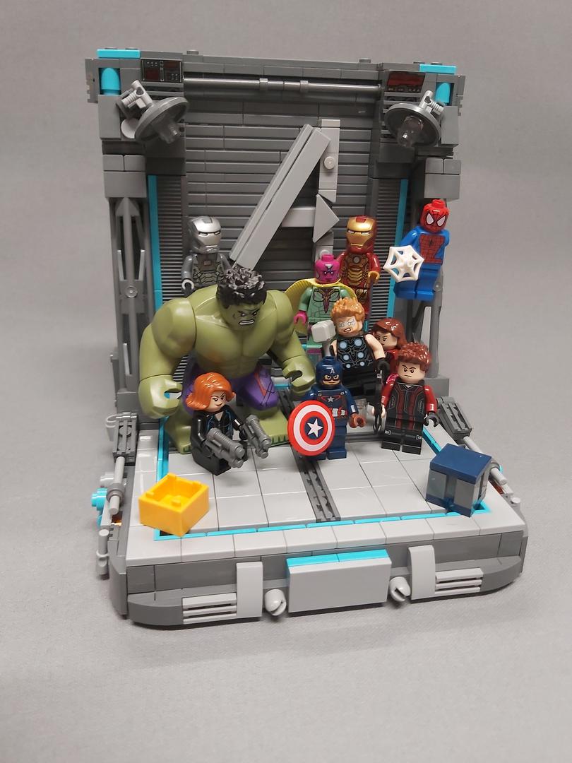 Avengers Book End / Display Stand