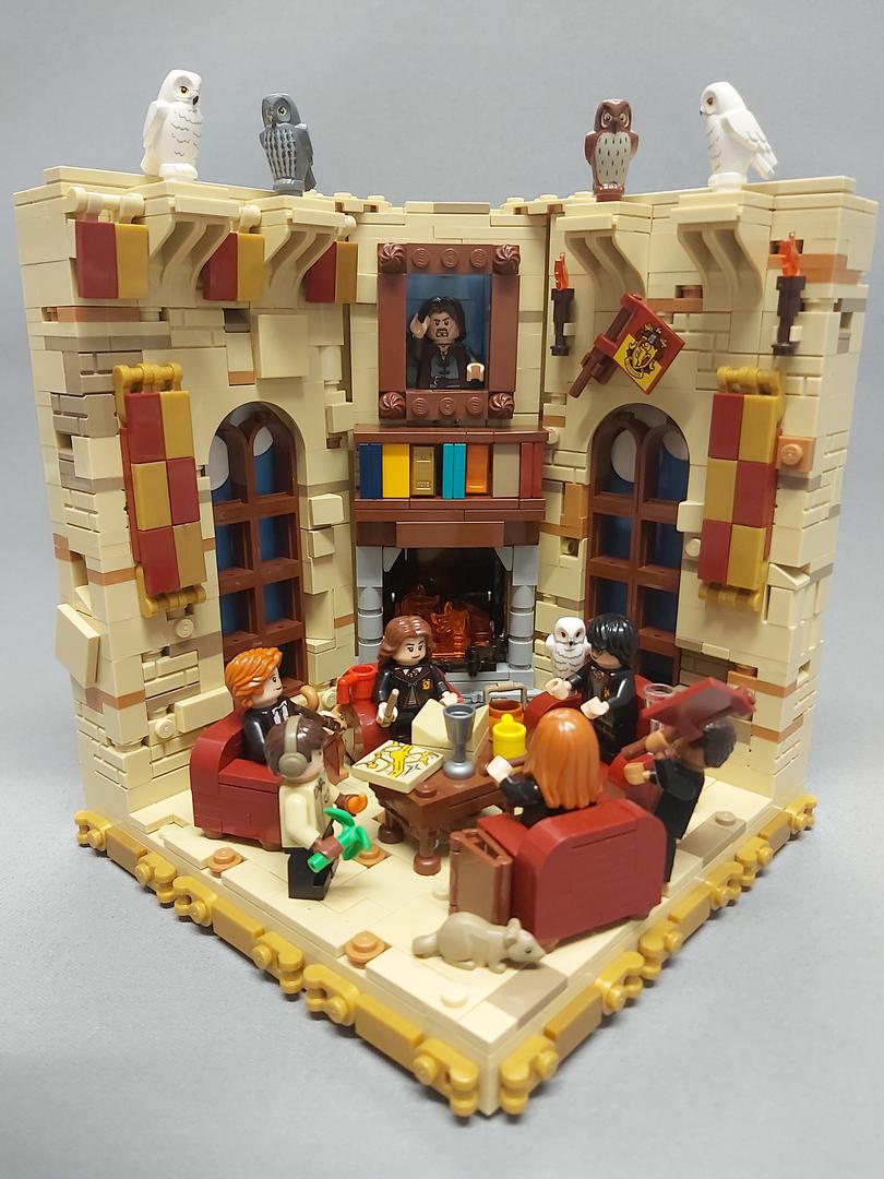 HP Castle Common Room Bookend/Display Stand