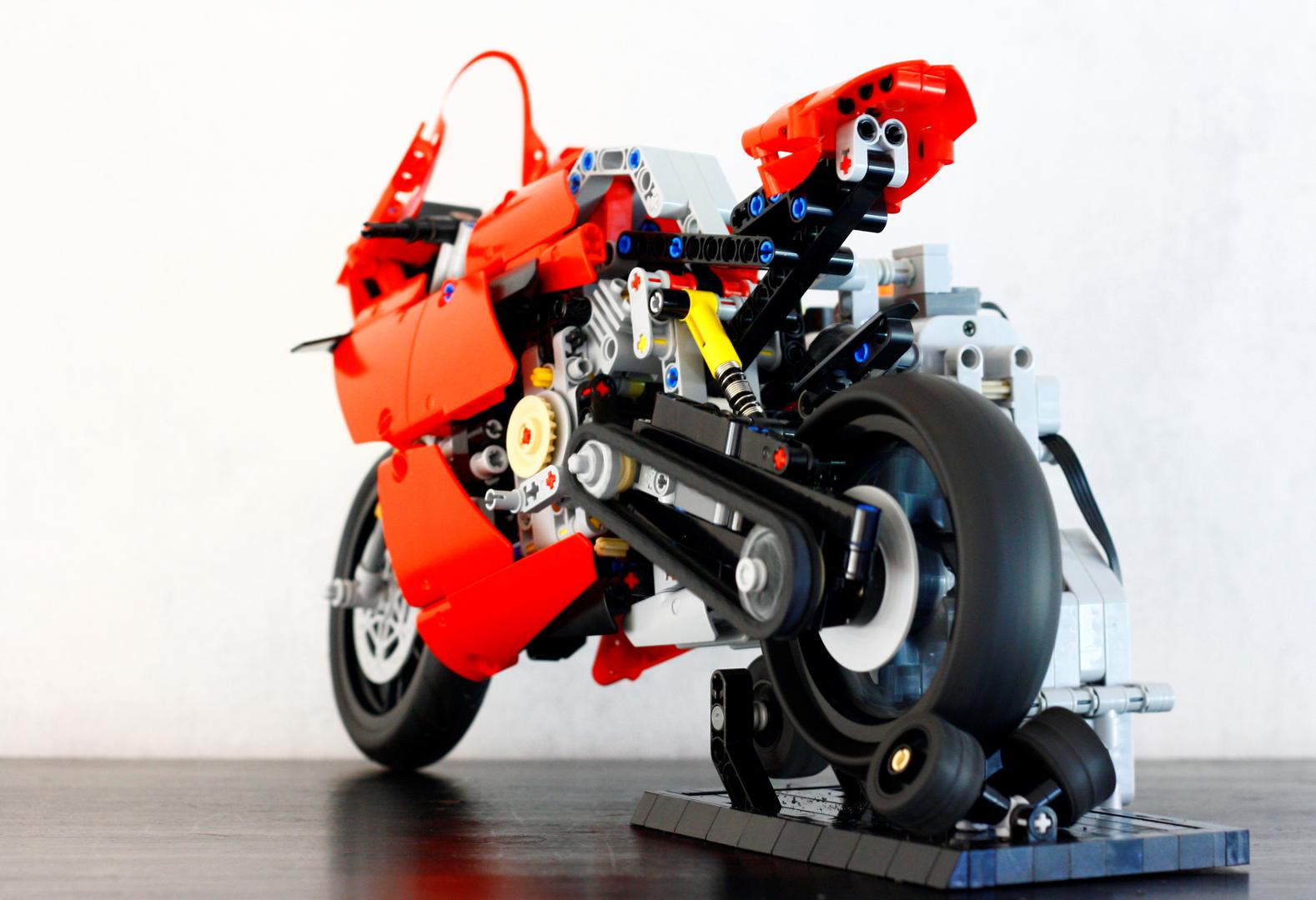 42107 Ducati Panigale - Motorized Roller Track