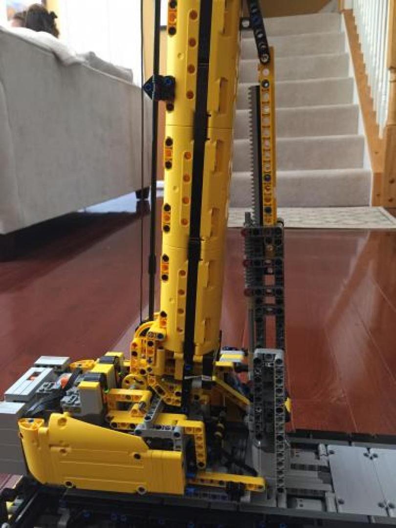 Lego Linear Actuator for Grove GMK6400 Mobile Crane