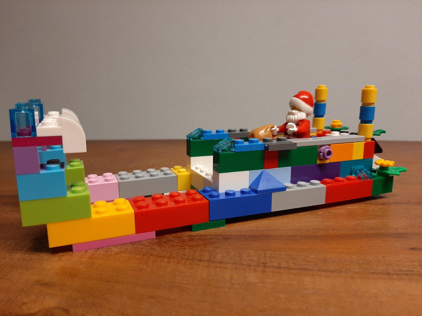 11008 Santa's rainbow sleigh