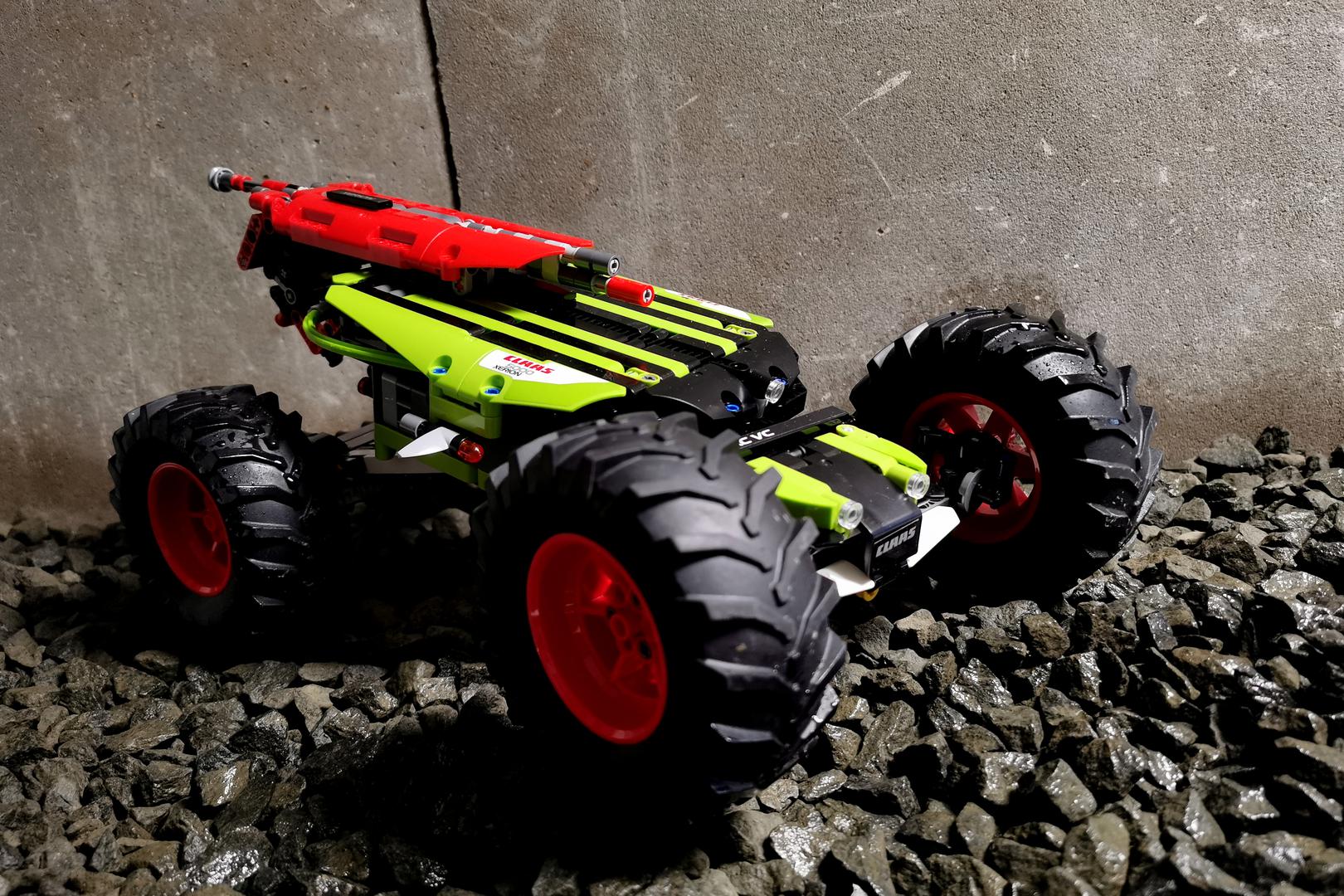 42054 Model D - Reconnaissance Robot