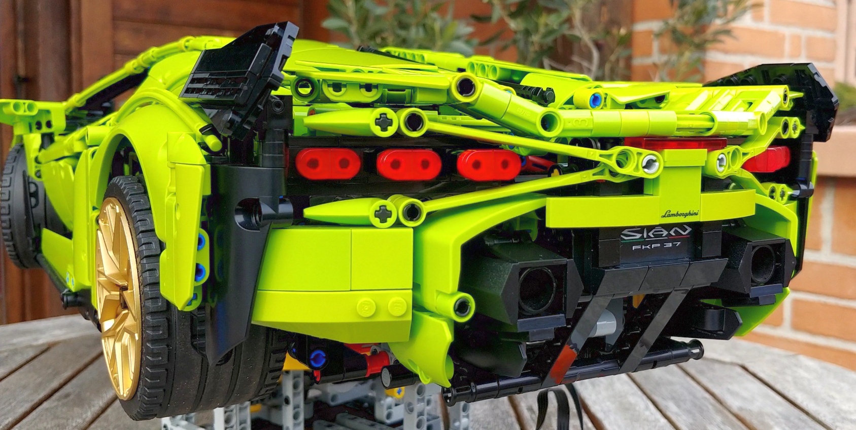 42115 Cosmetic changes for Lamborghini Sian