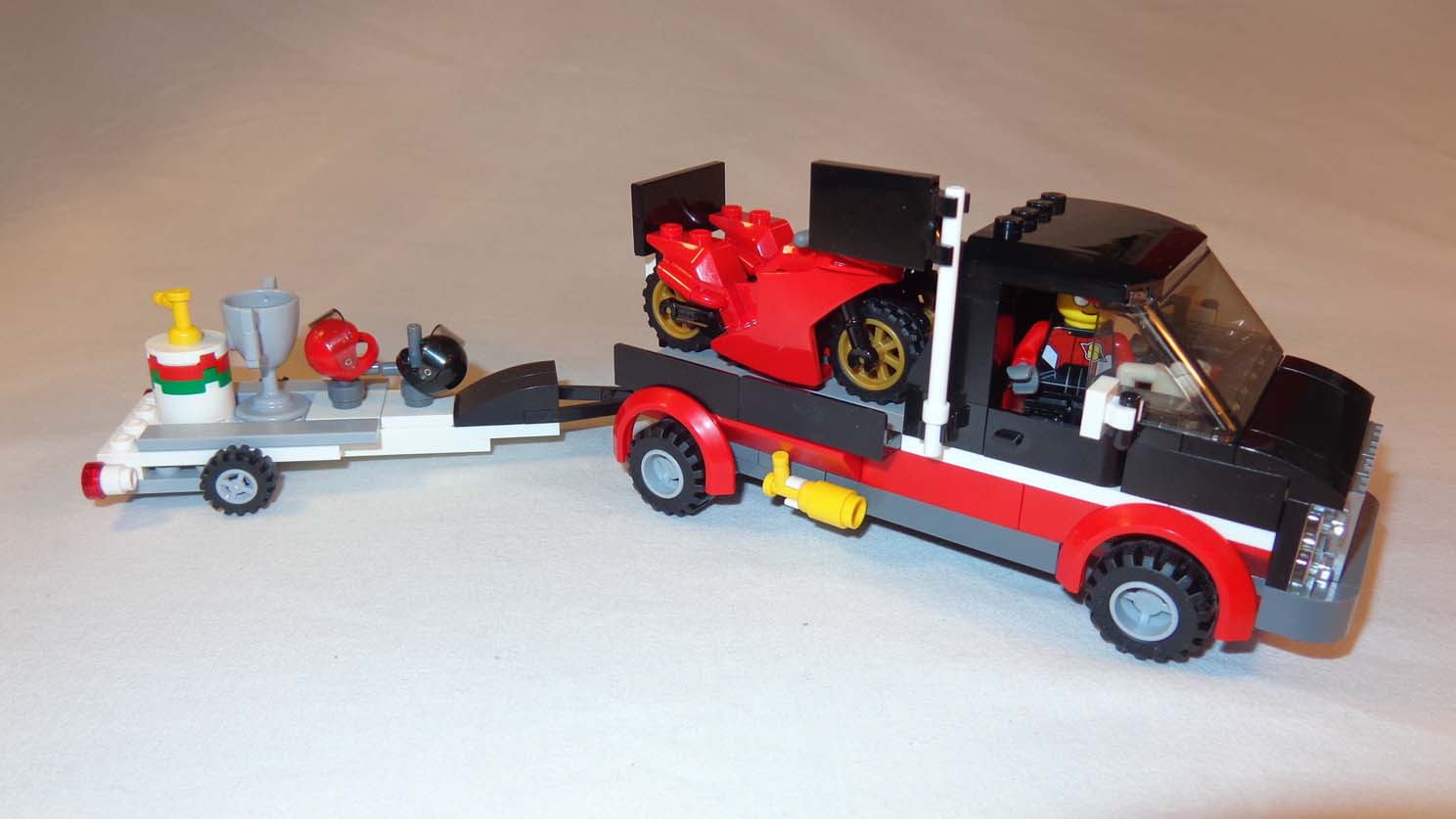 60084 Bigger racing bike transporter