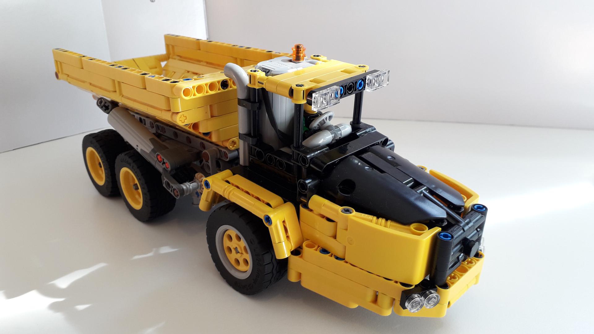 Half Scale Articulated Hauler