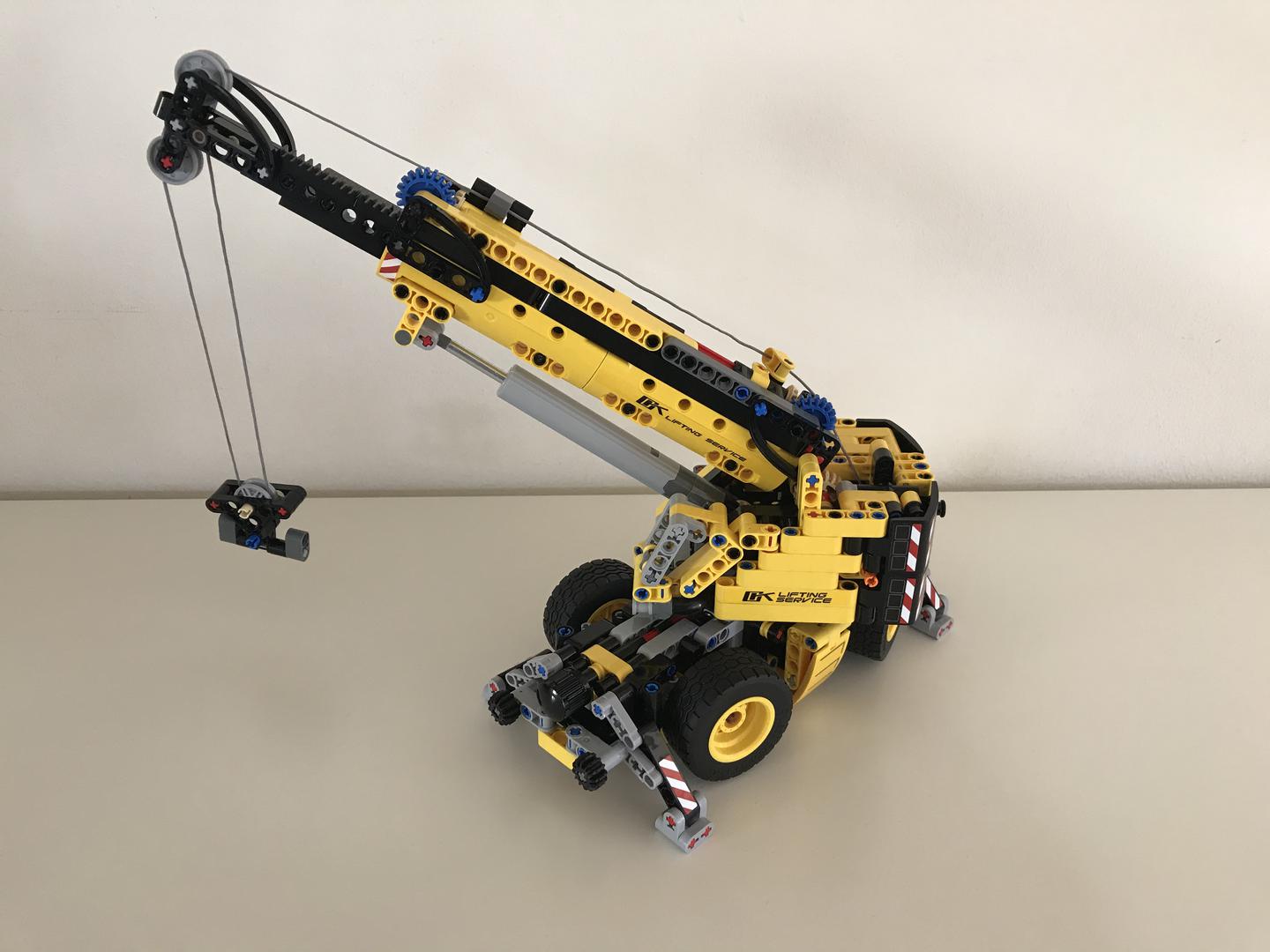 42108 mini rough terrain crane