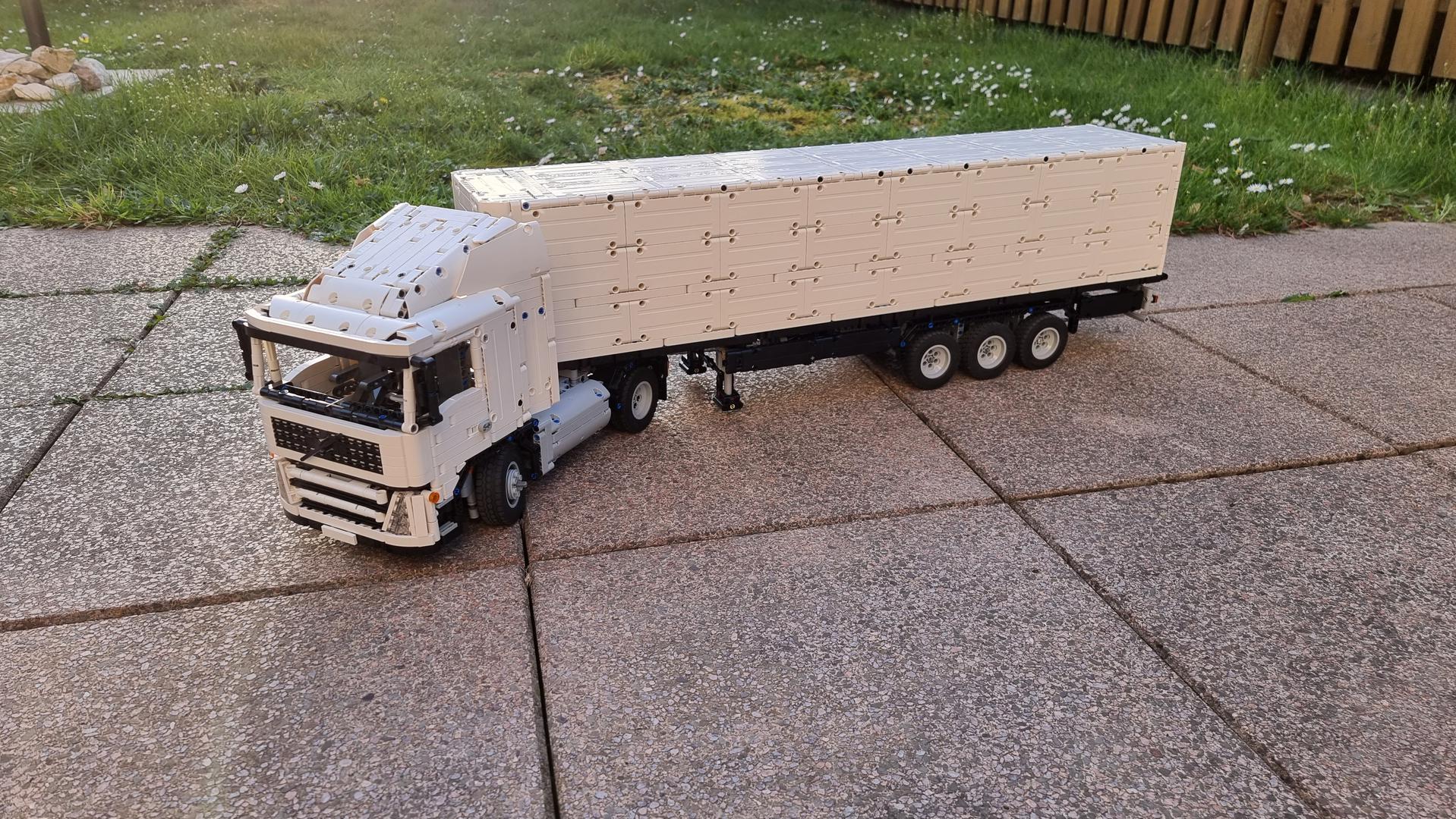Volvo Truck with Trailer RC or HOG 2in1