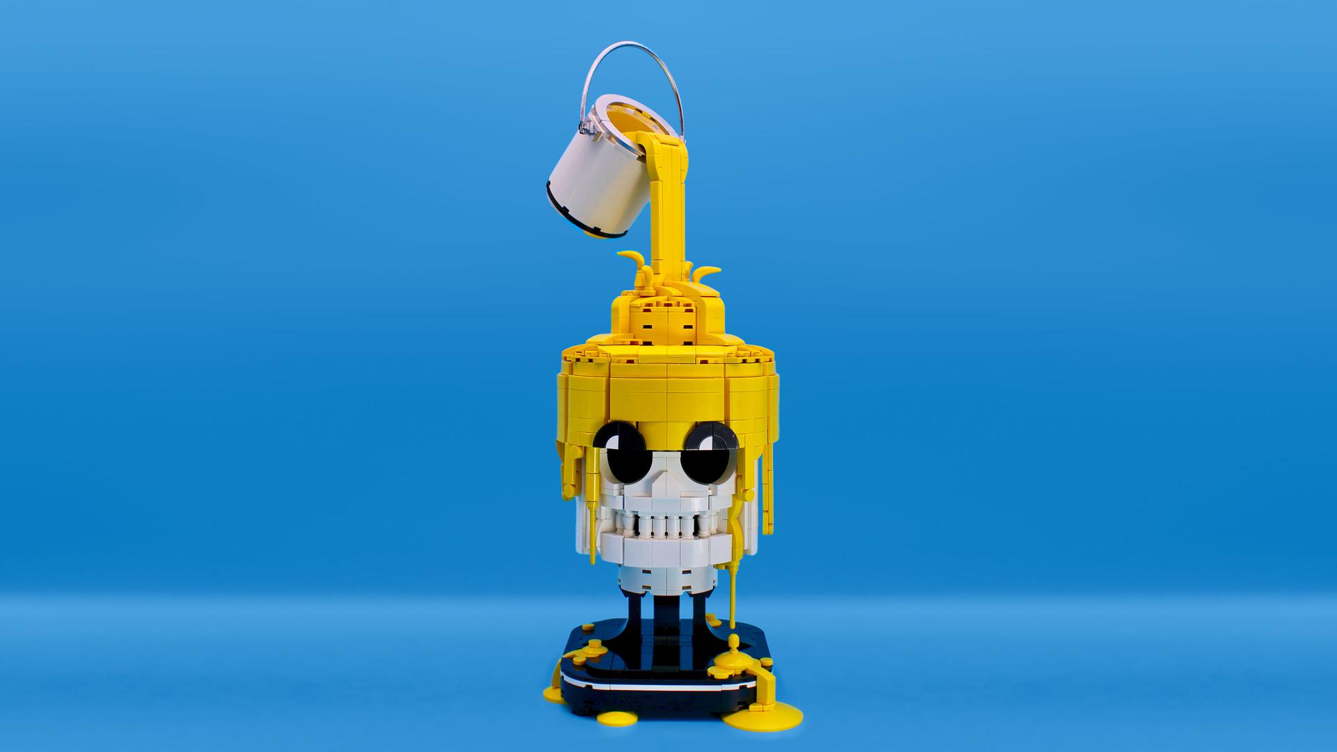 Paint Pouring on a Minifig Skull