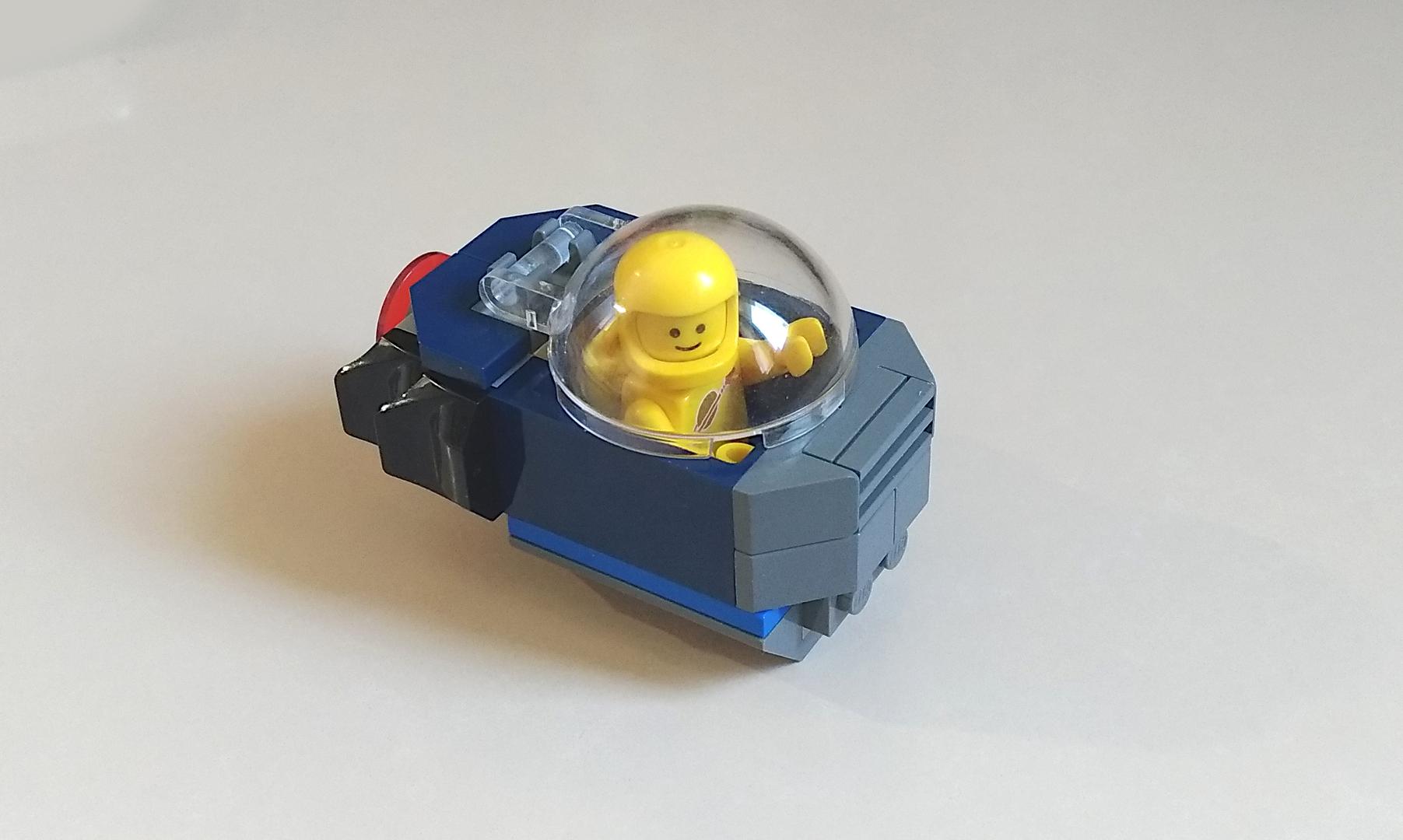 Smallest enclosed spaceship