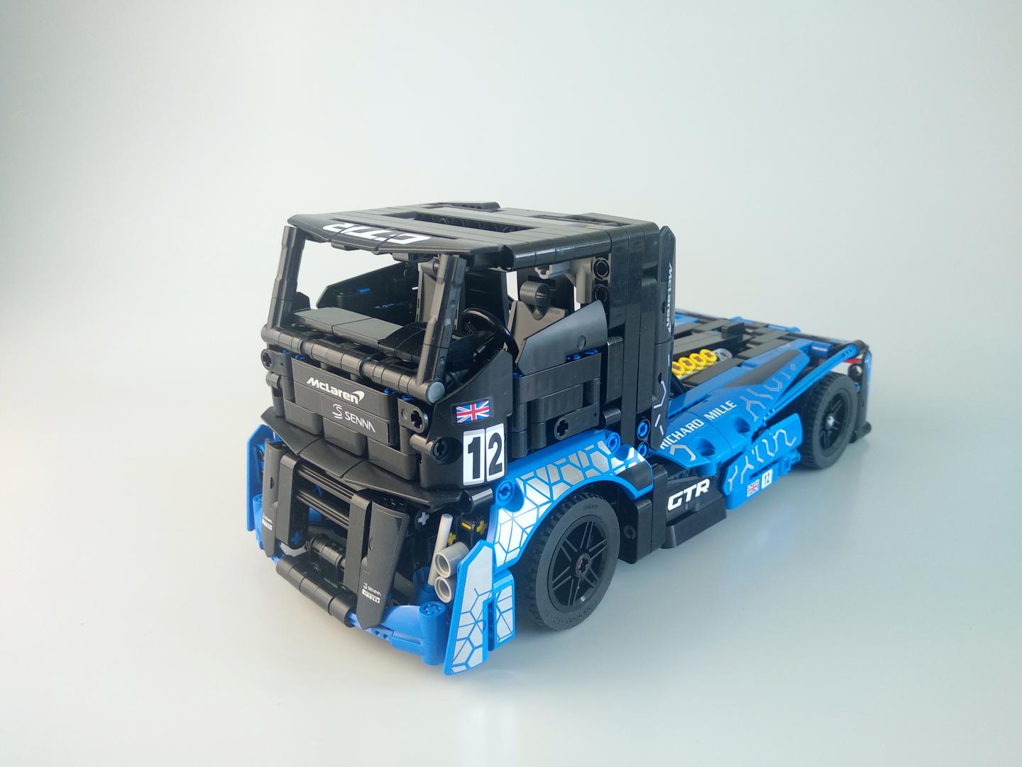 42123 Alternate model: Volvo Iron Knight