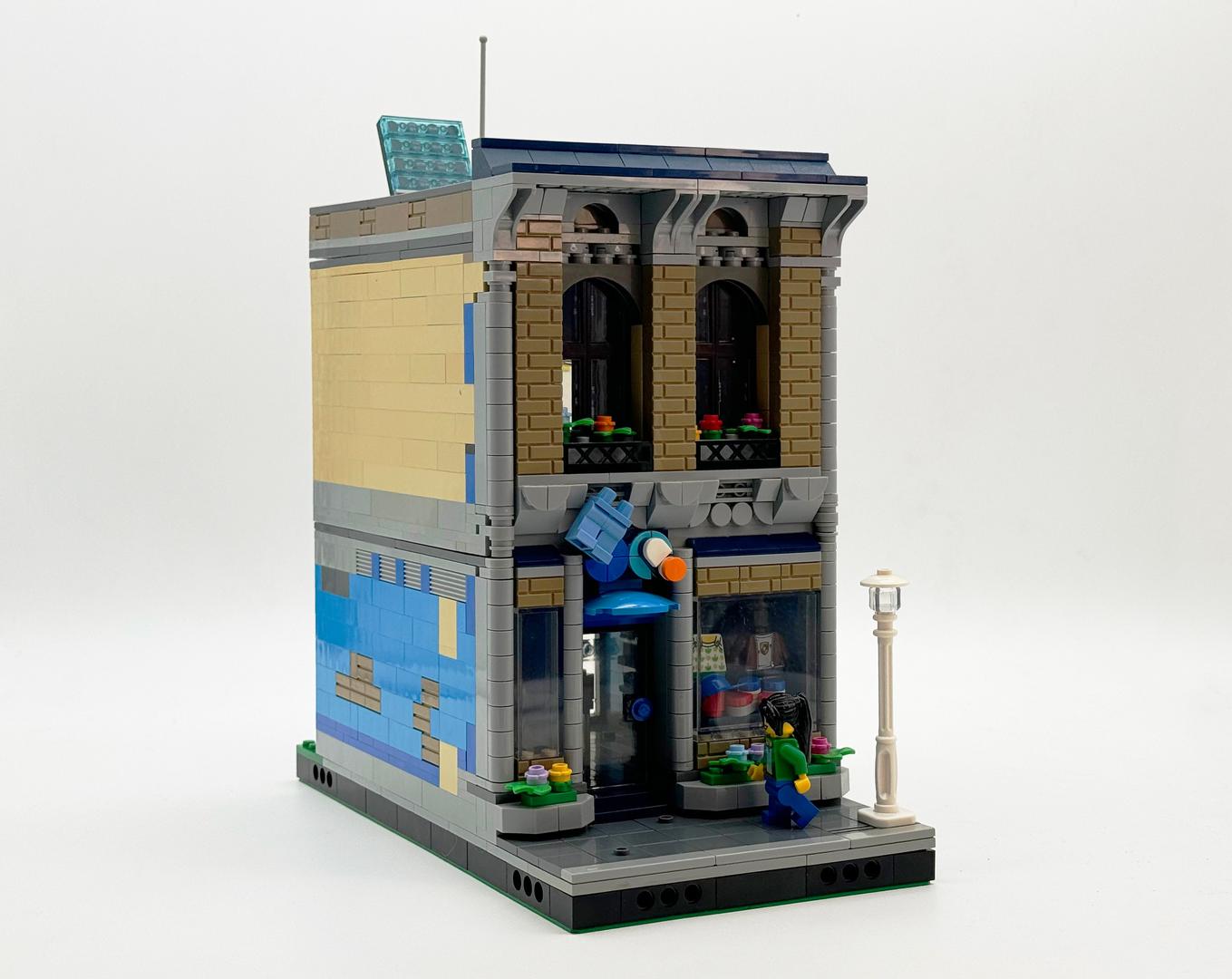 Clothes Boutique &amp; Apartment