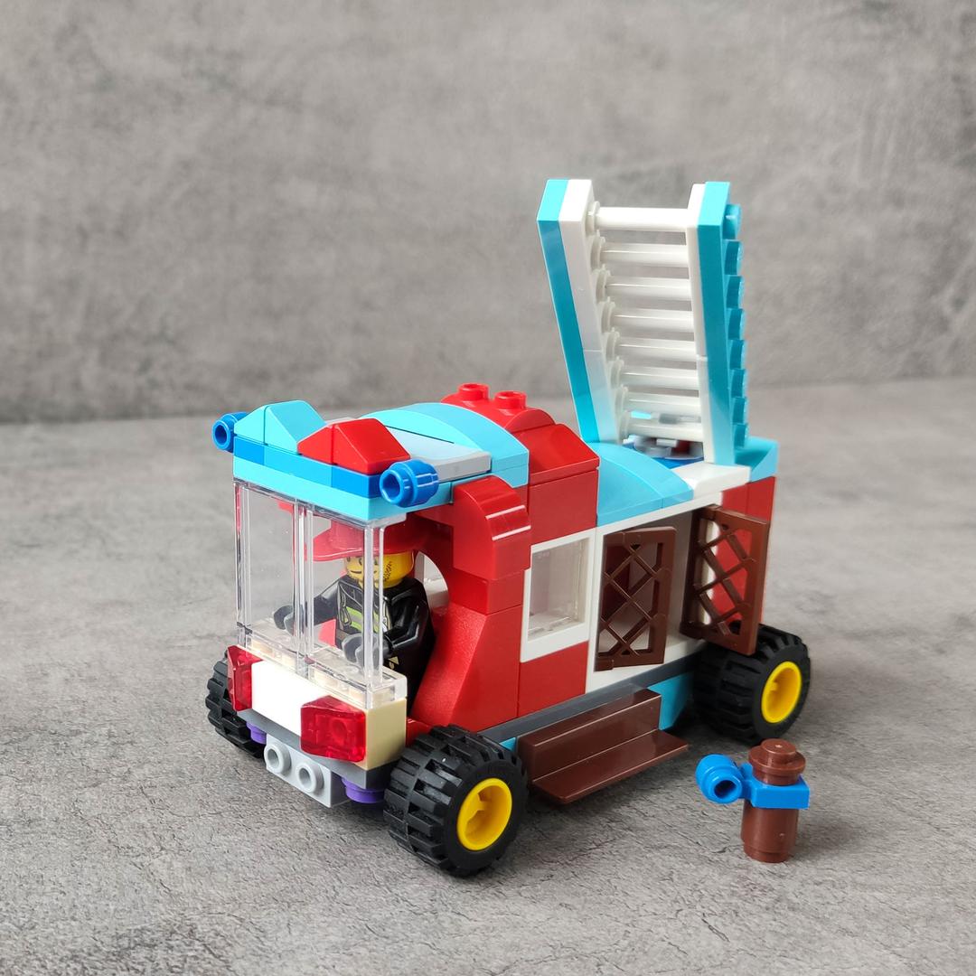 10698 FIRE TRUCK