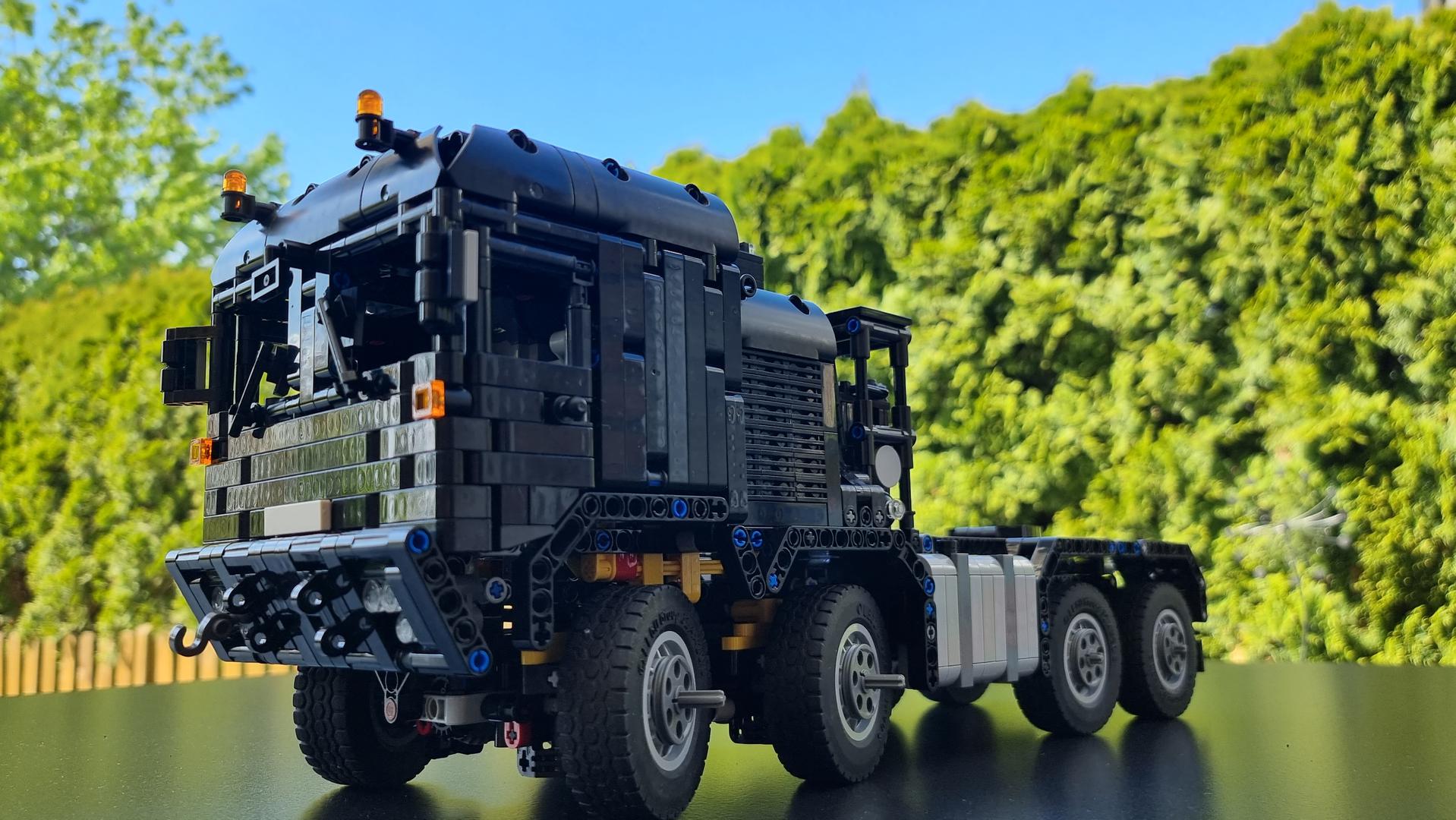 Lego Military Truck inspired by Mammut SLT2 with Pendular Suspension - without shock absorbers