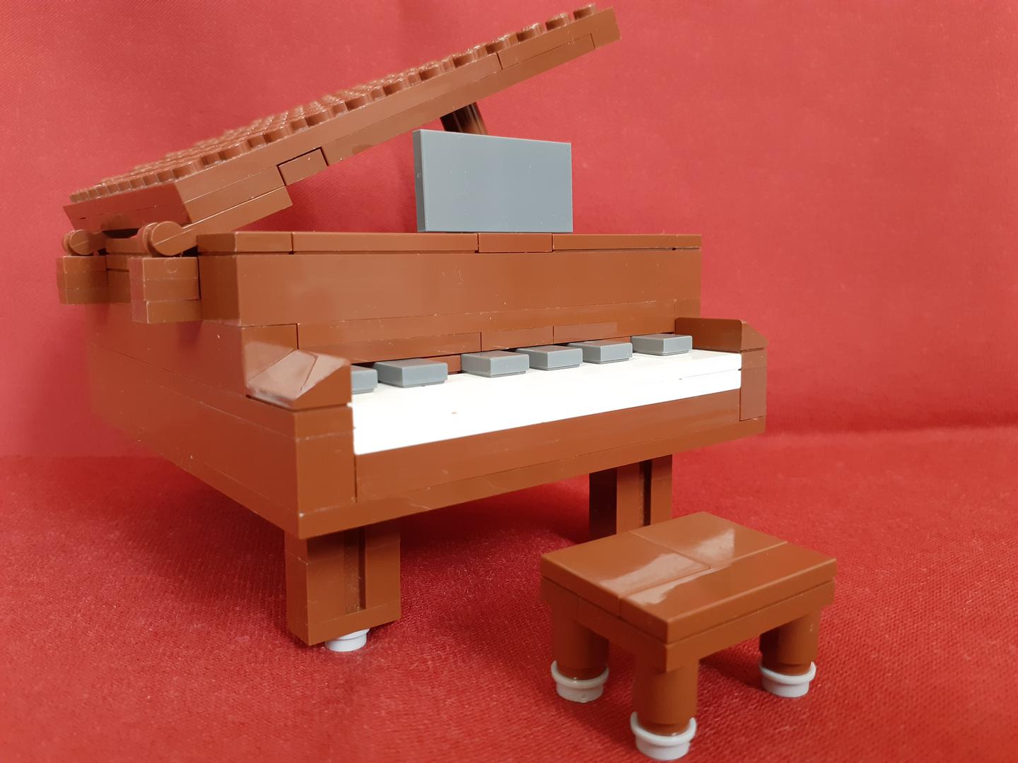 Brown Grandpiano