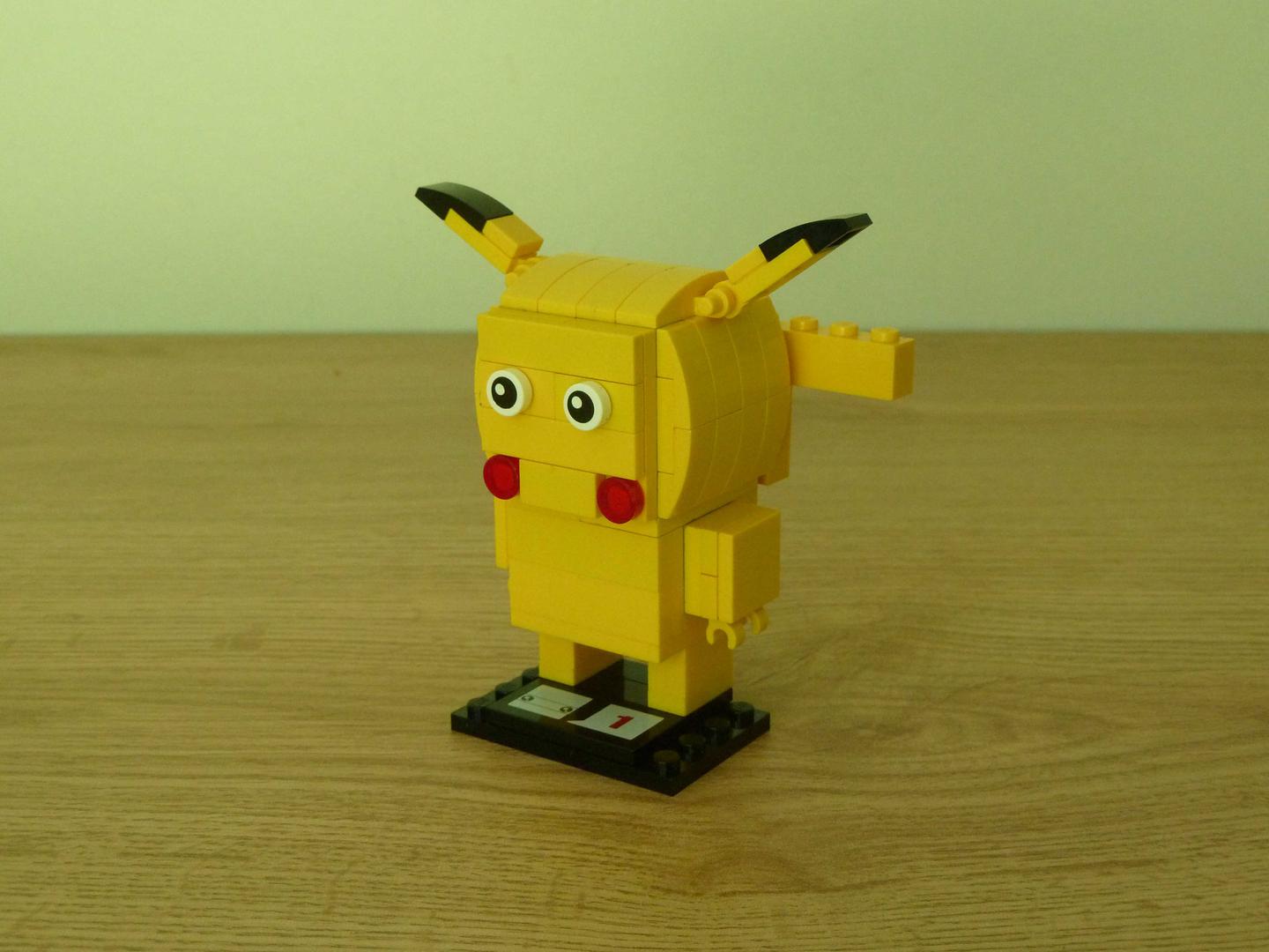 LEGO PIKACHU BRICKHEADZ