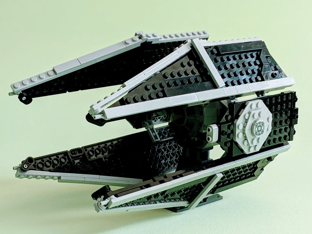 75300 TIE Interceptor - alternate build using all the pieces
