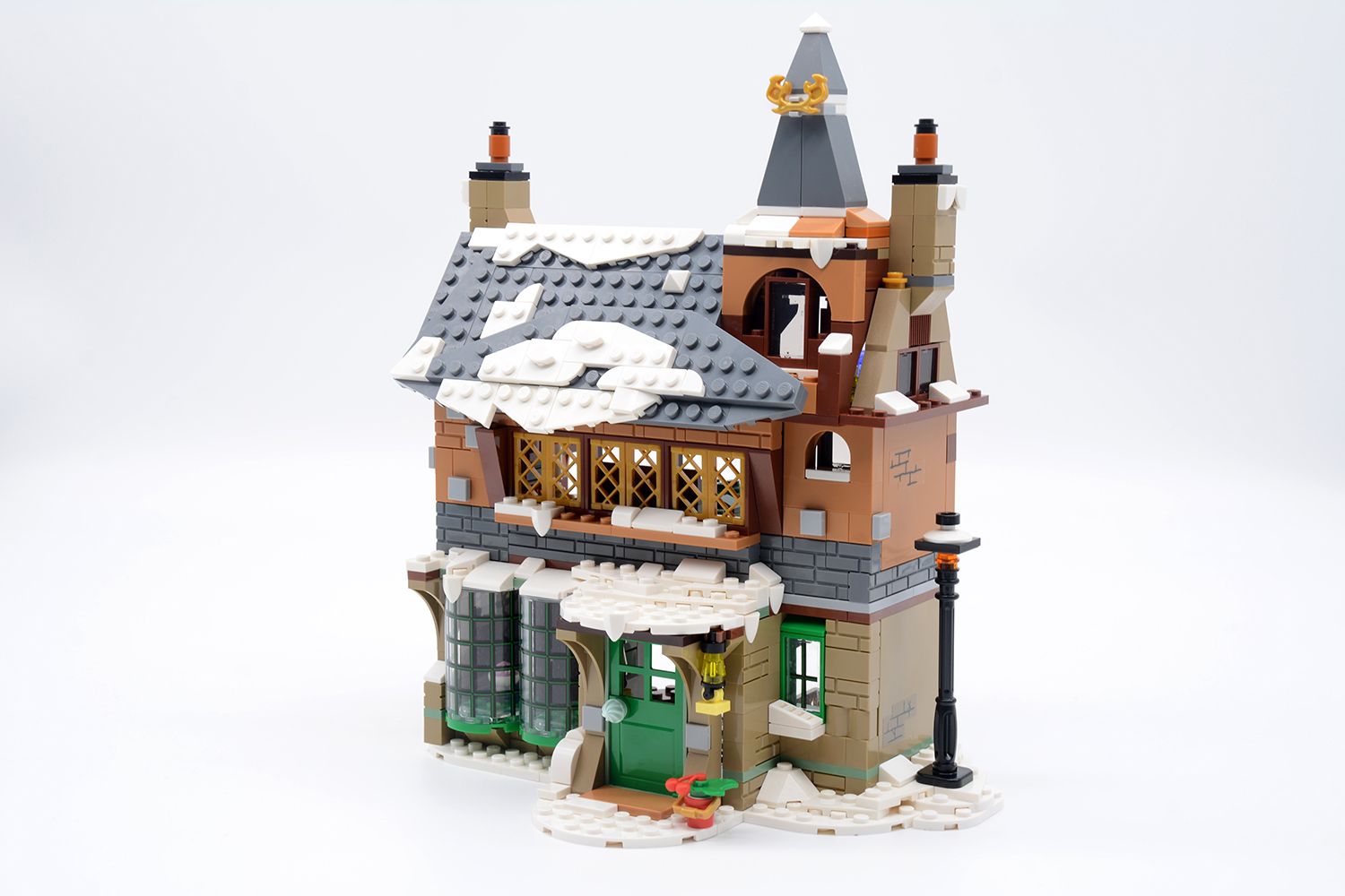 Winter Village Old Inn // 76388