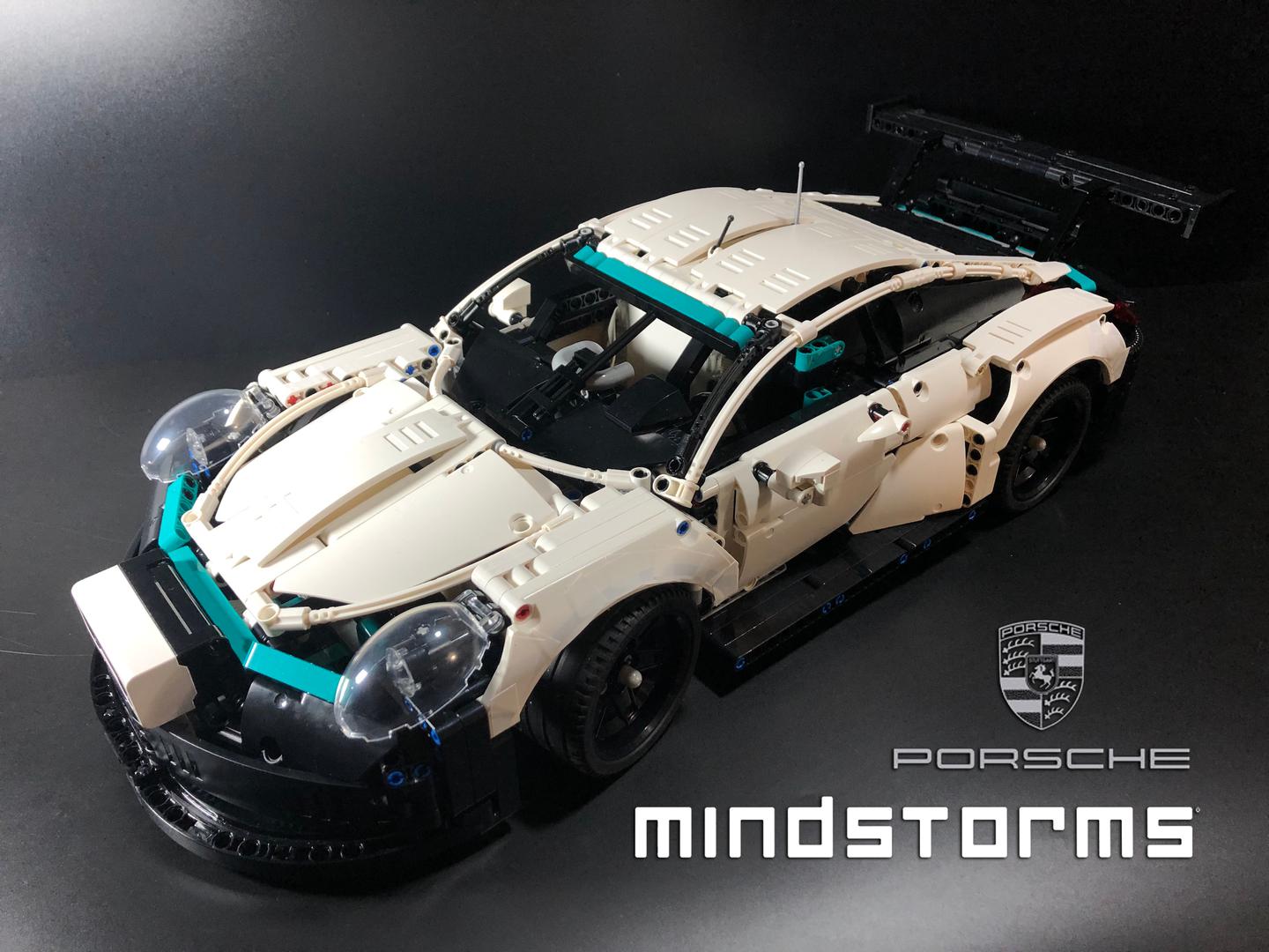 Porsche 911 RSR powered by Mindstorms