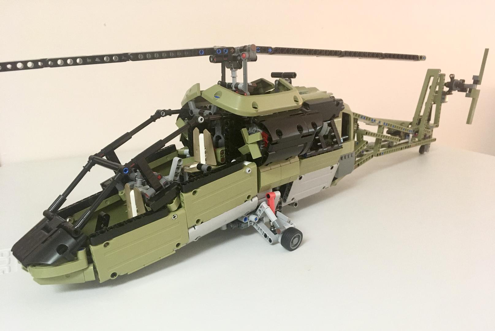Helicopter: 42110 C-Model