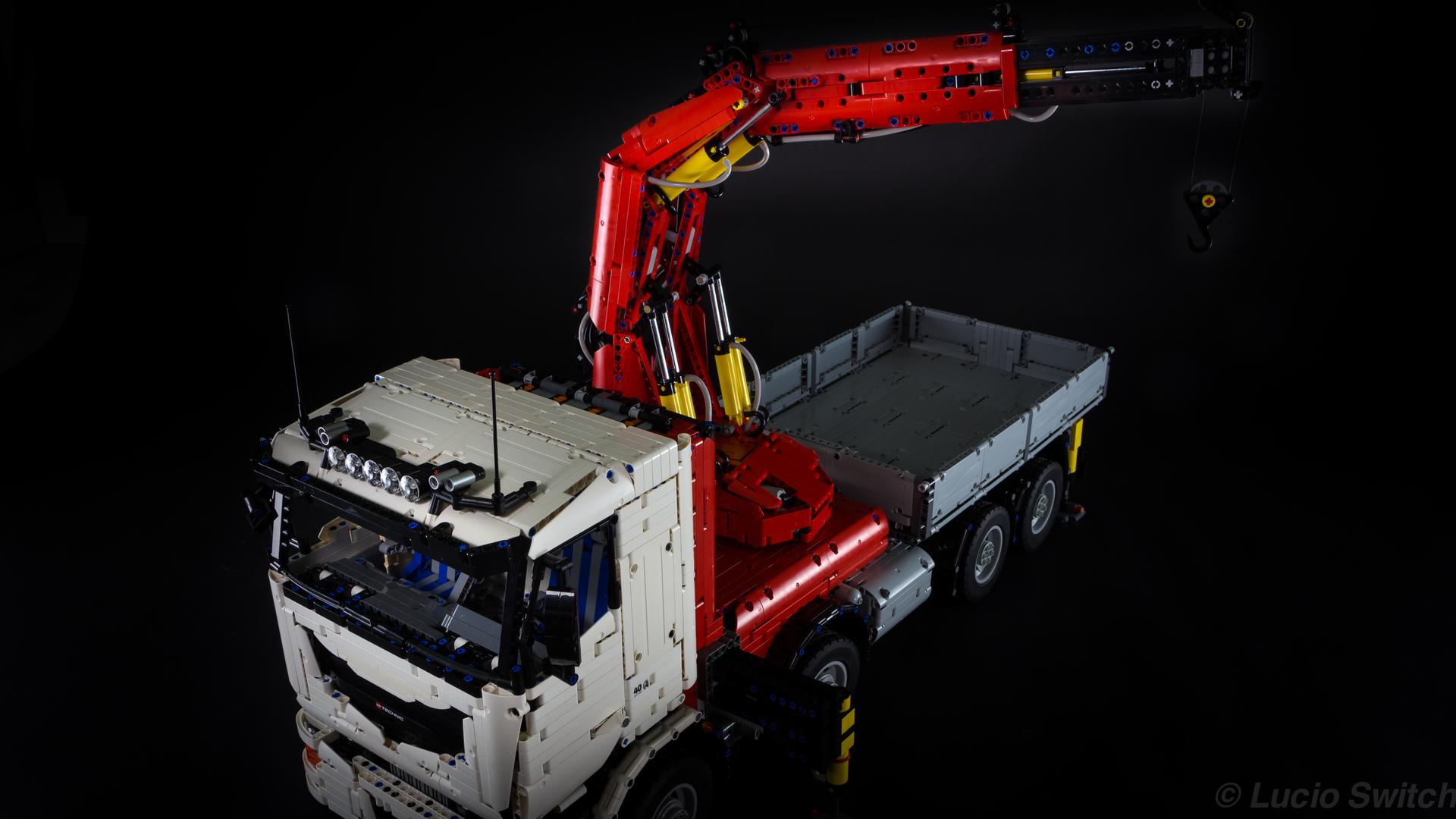 Crane Truck
