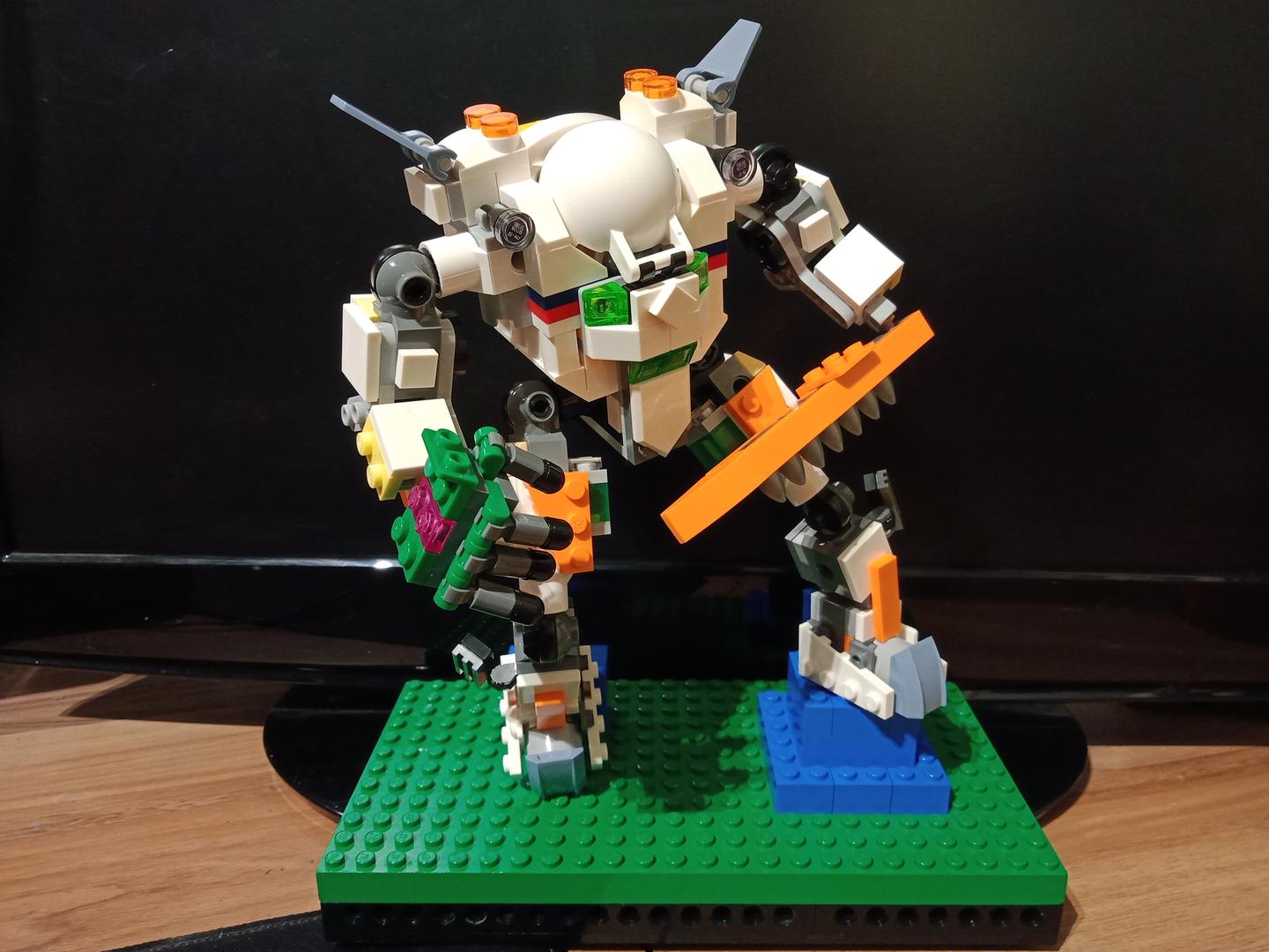 Posable Mech 31111 &amp; 31115 combined