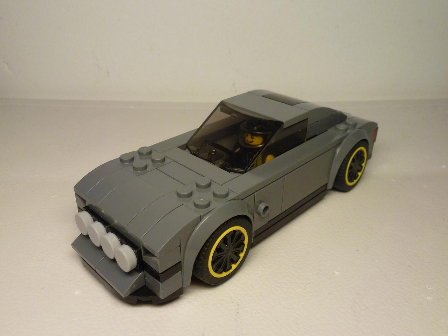 75877 Grand Tourer for Minifig