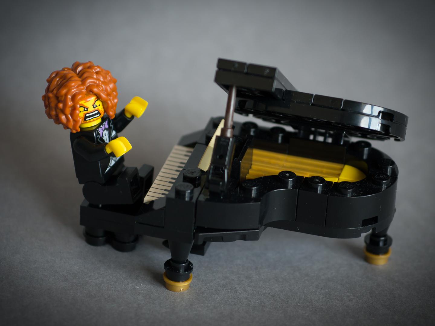 Grand Piano - Minifig Scale