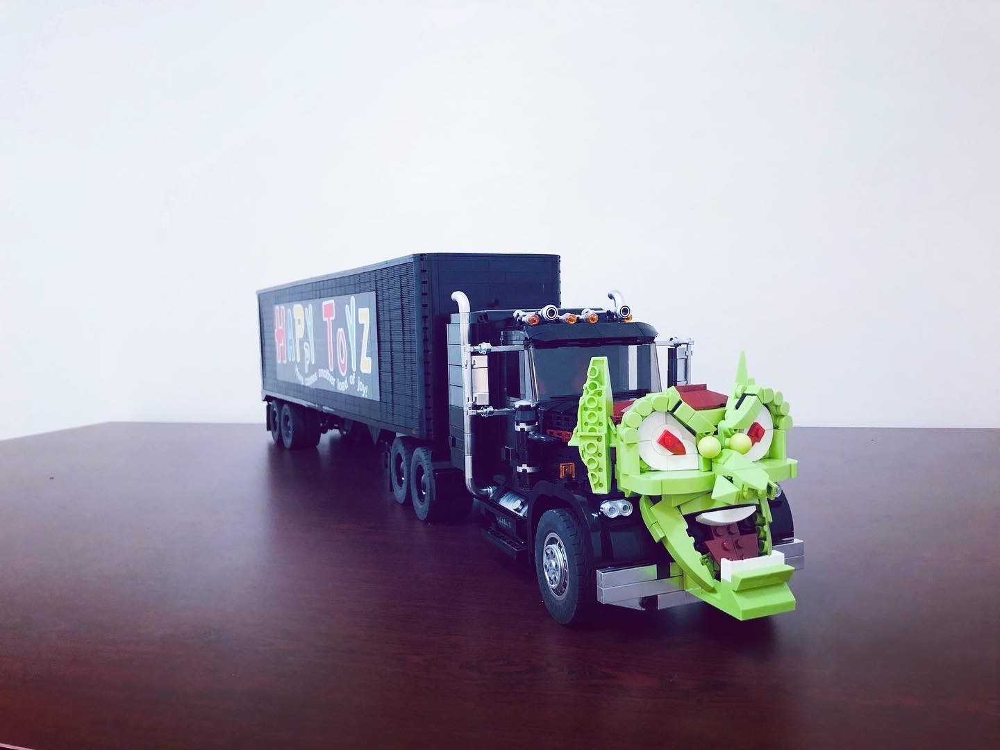 MXO Happy Toyz Truck 1:18 Scale