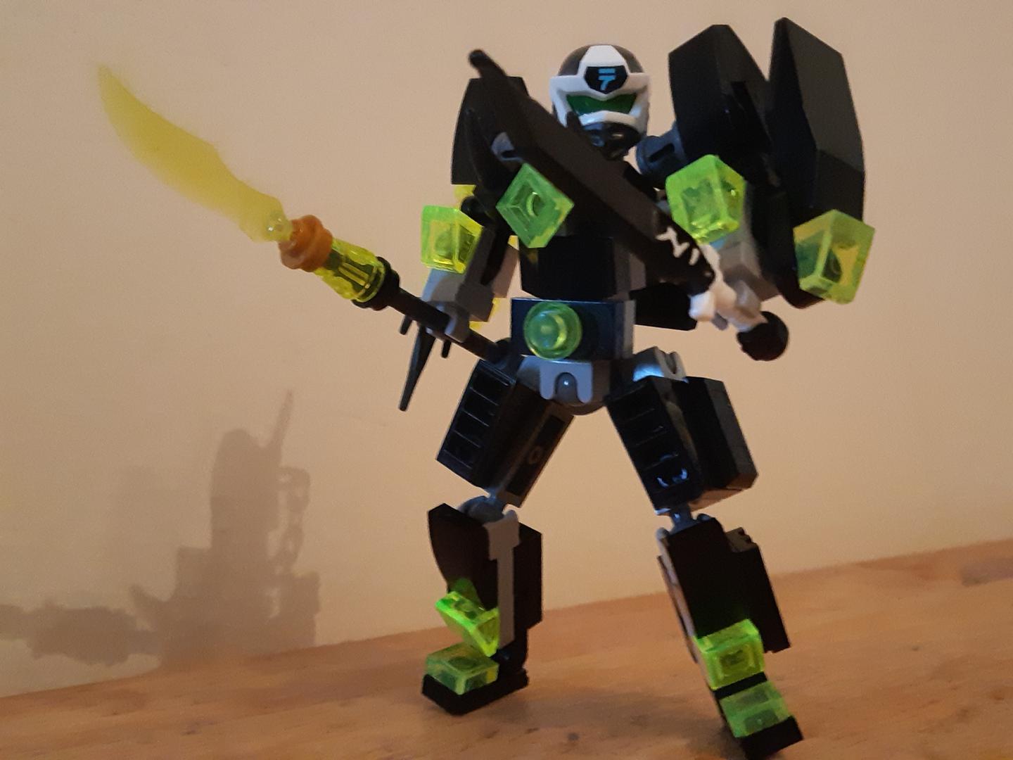 Black Ninja Ninjago Mini Mech Figure
