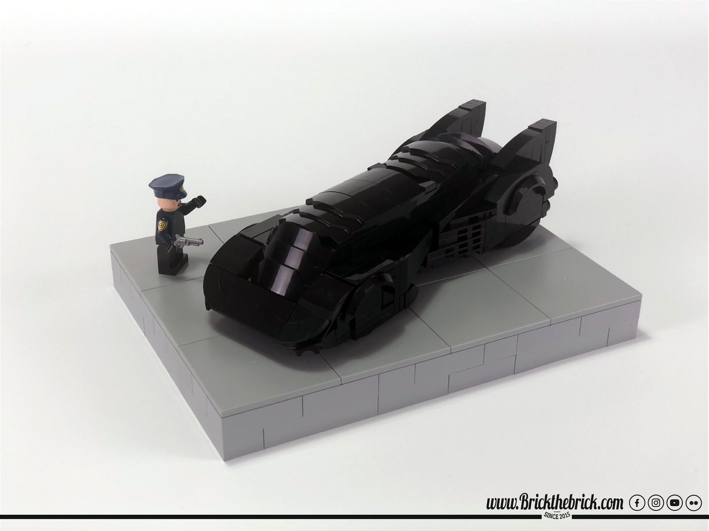 1989 BATMOBILE SHIELD OF JERRY BUILDS BRICKS POWERED BY BRICKTHEBRICK
