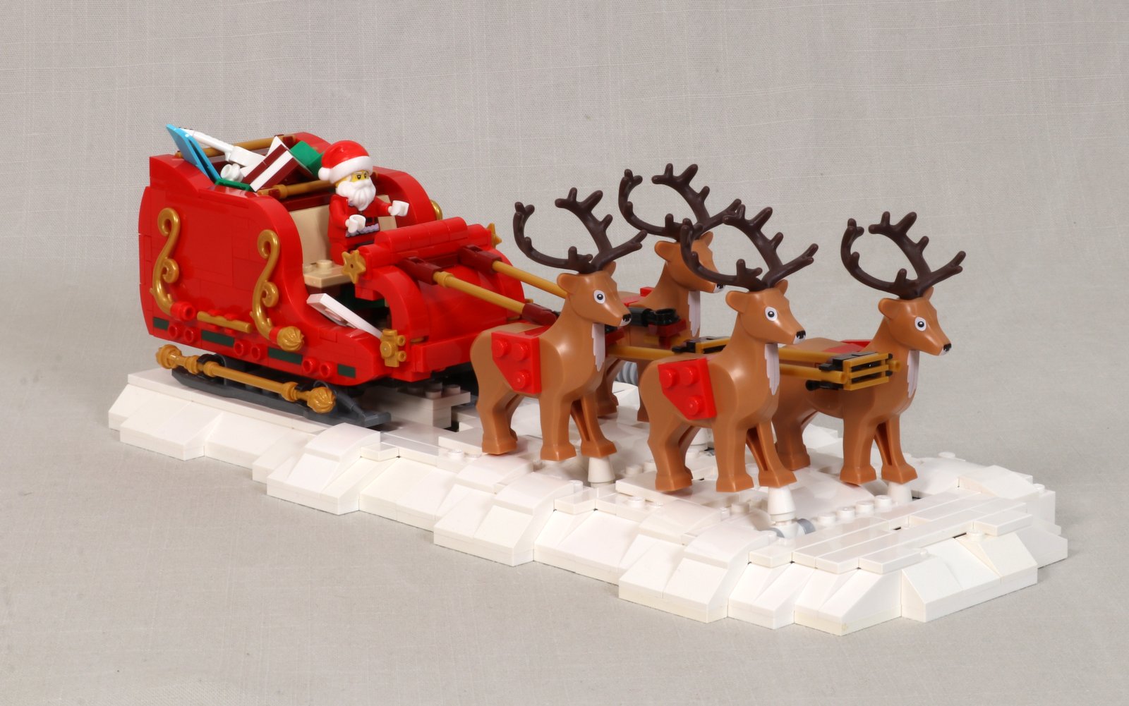 40499 Galloping Reindeer (2021)