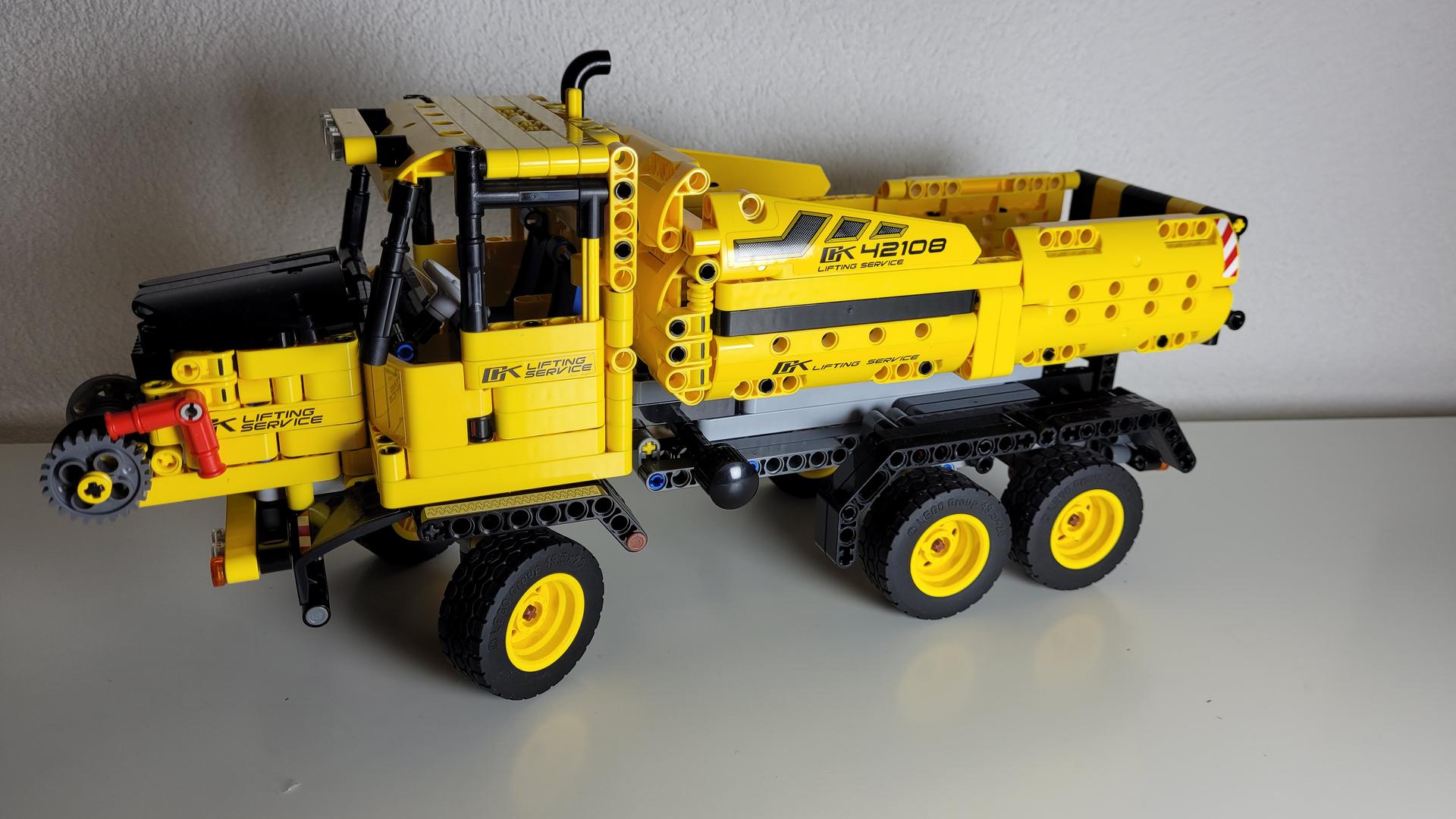 42108 Heavy duty off-road truck