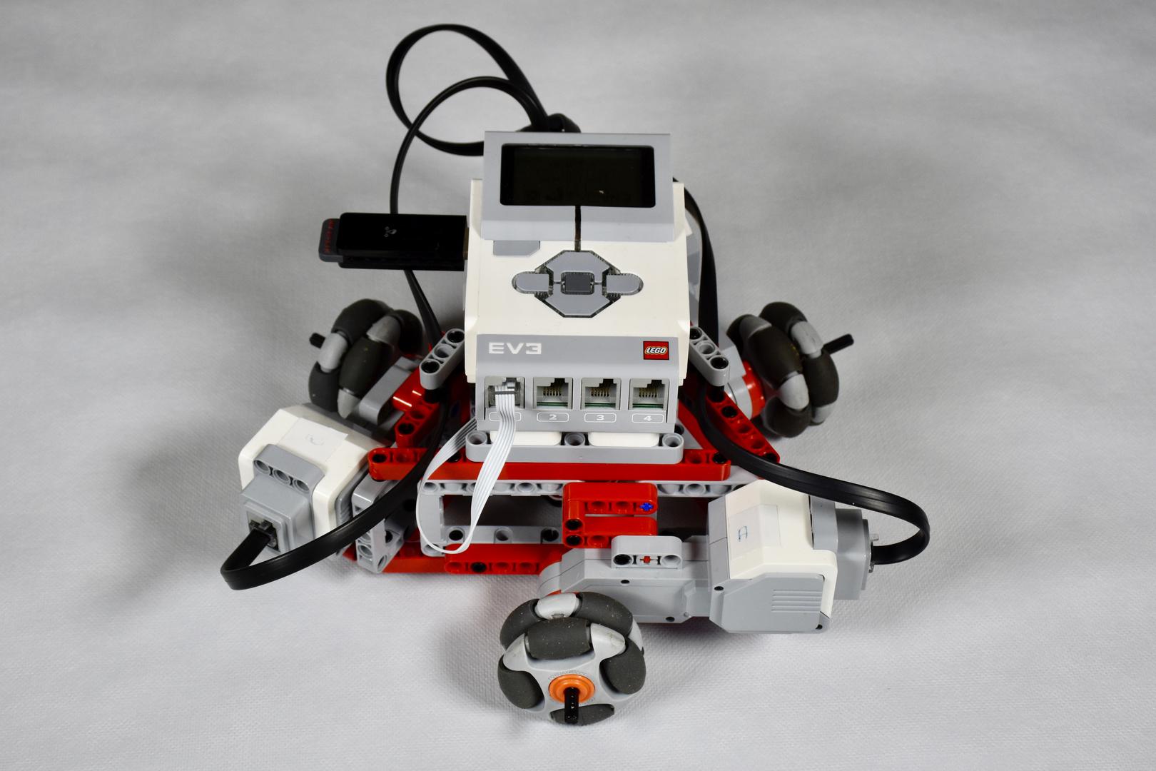 Holonomic LEGO Mindstorms Robot