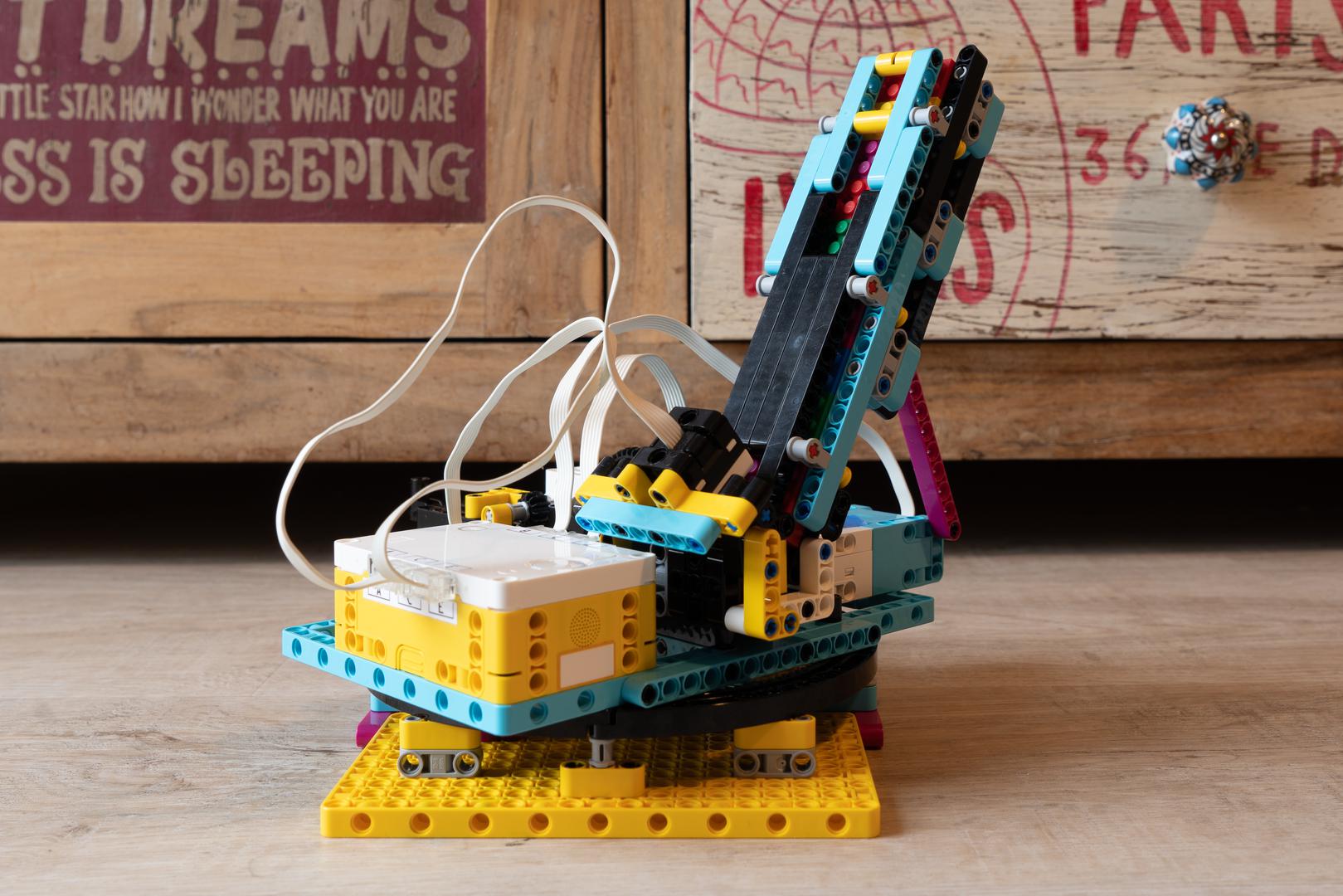 Spike Prime rotary color sorter