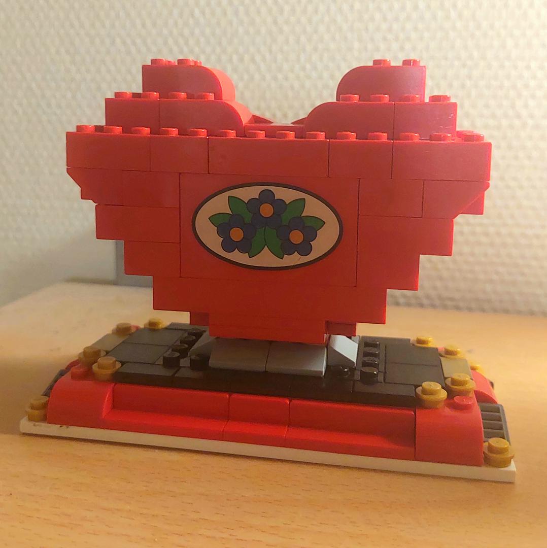 Valentine's Heart Statue