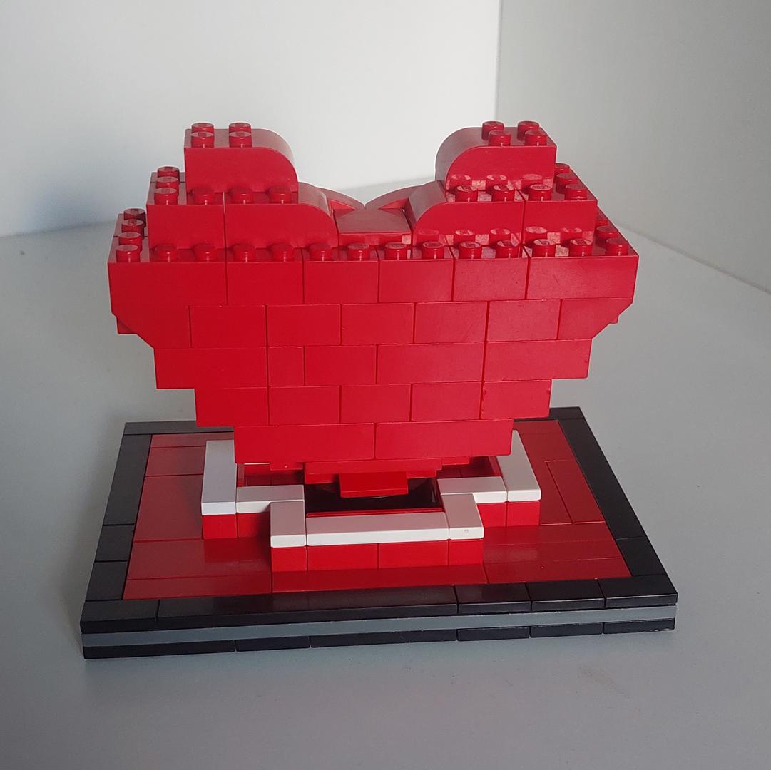 Valentine's Heart Statue (modern version)
